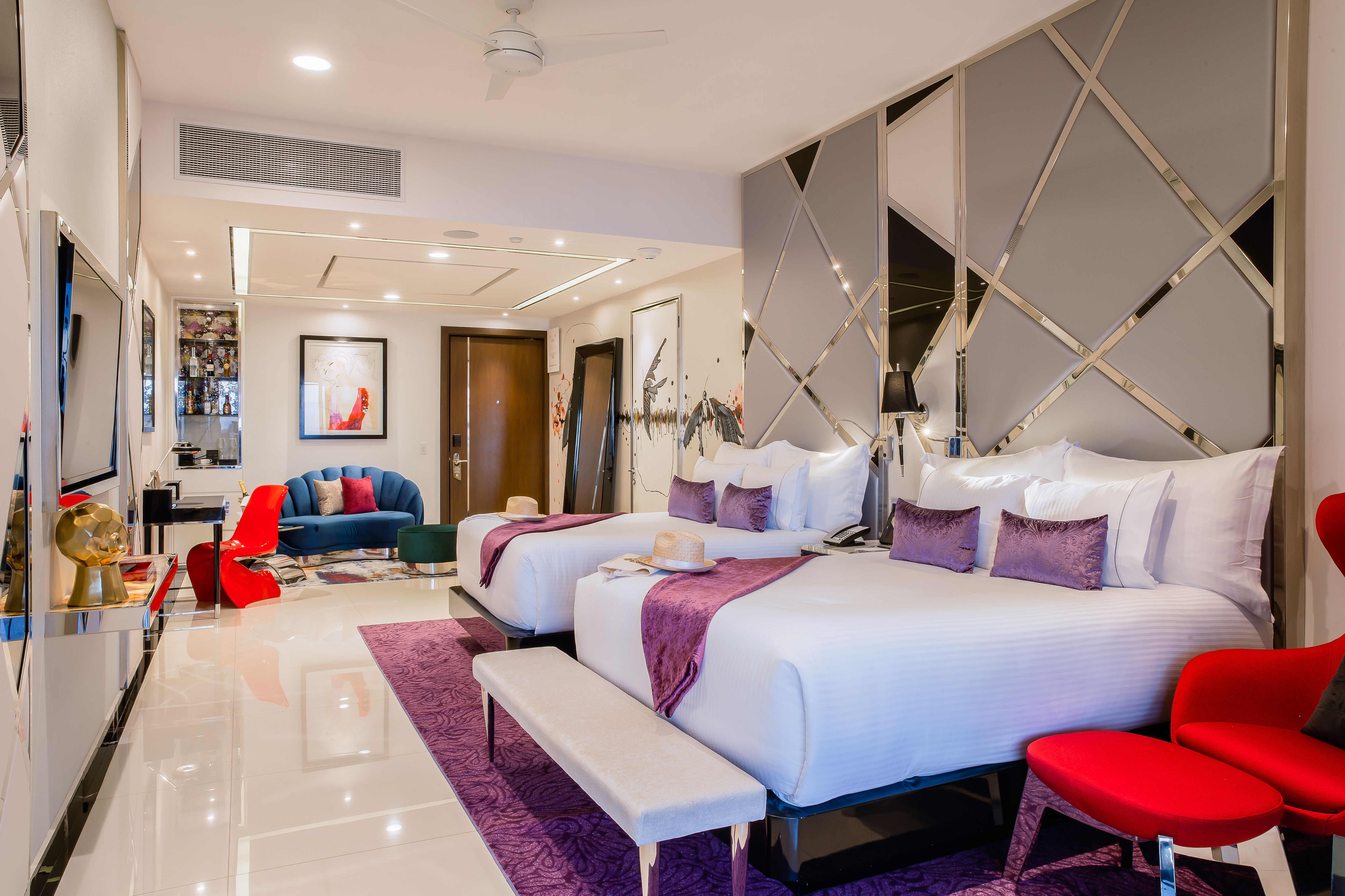 Junior Suite Classic Two Double Beds