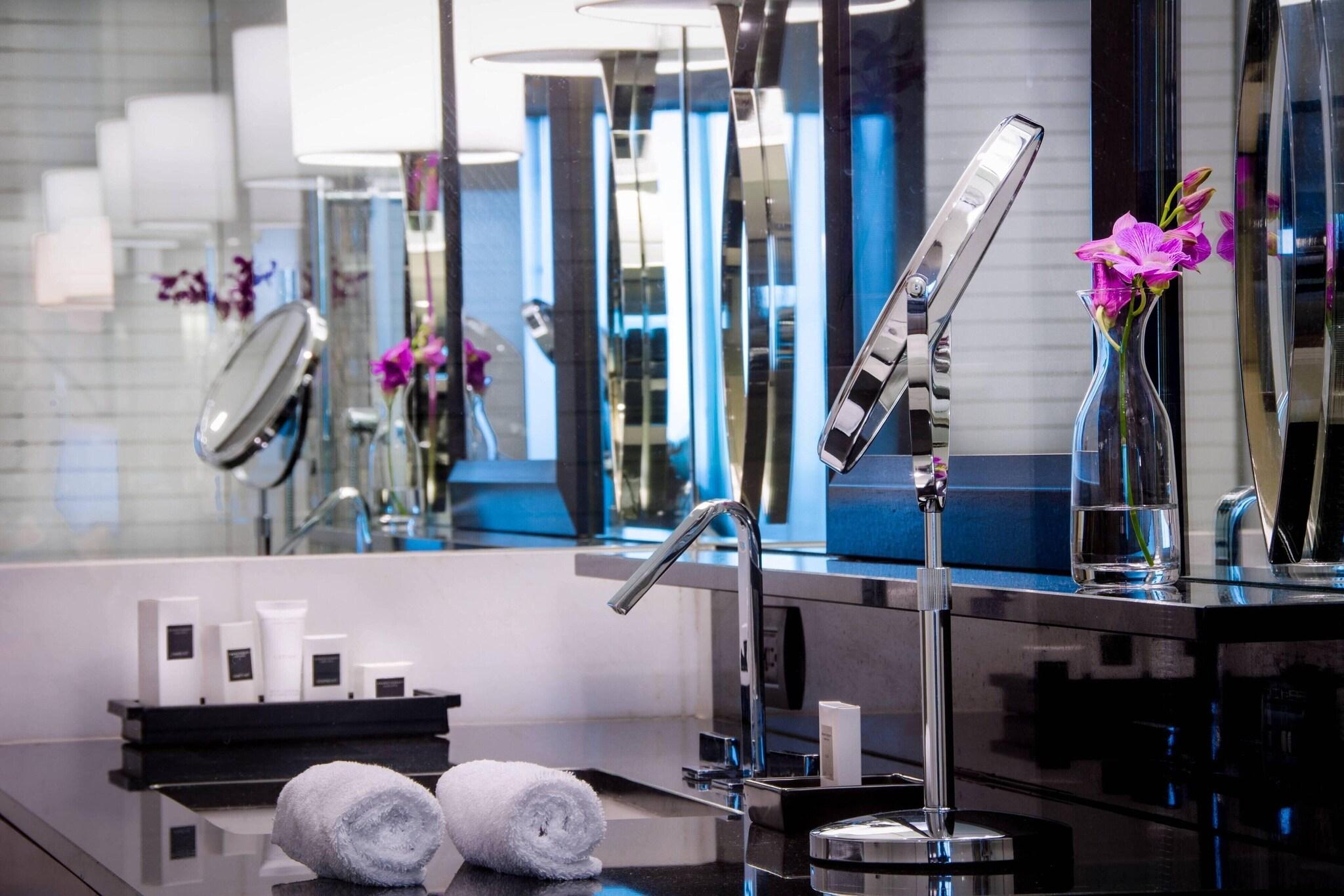 Suite King Bed One Bedroom 