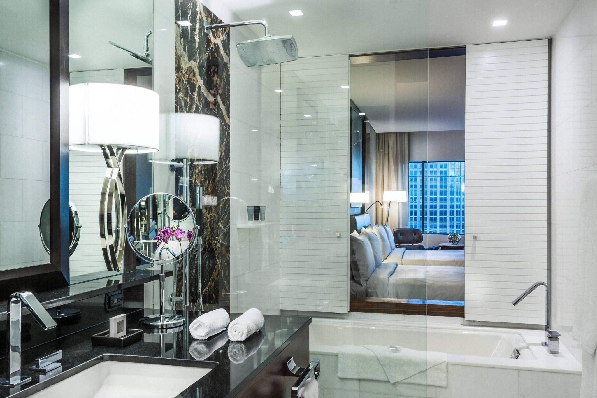 Double Deluxe King Bed