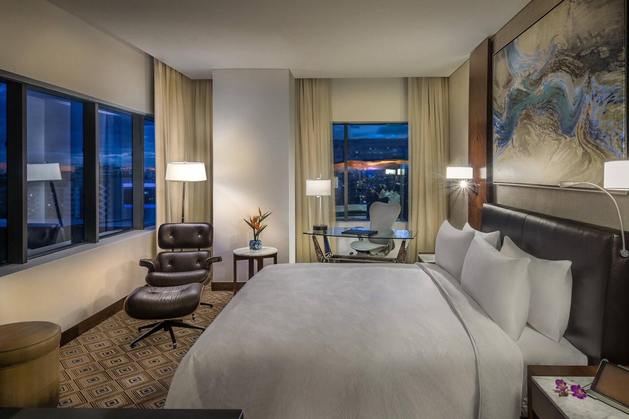 Double Deluxe King Bed