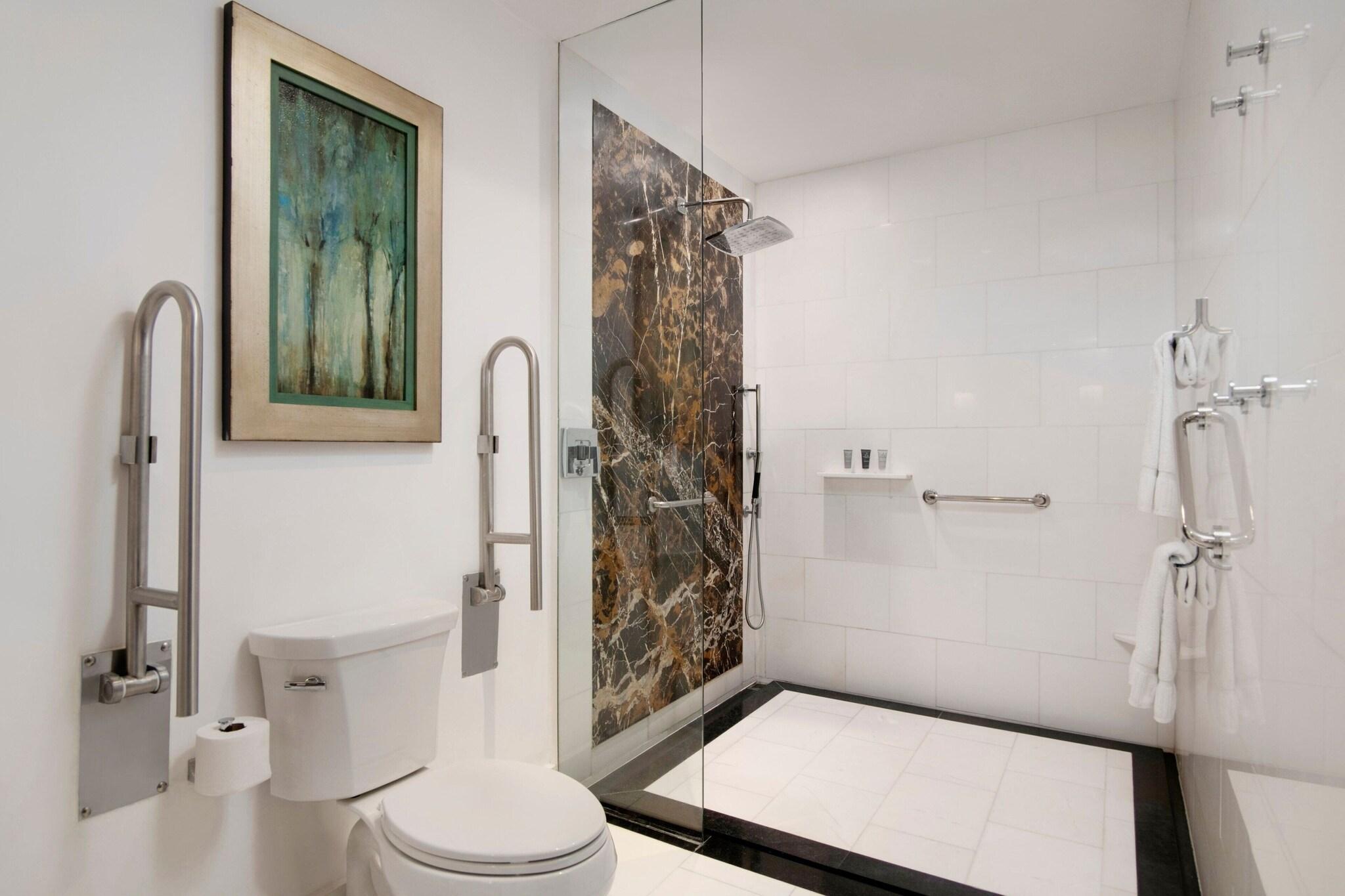 Double Deluxe King Bed