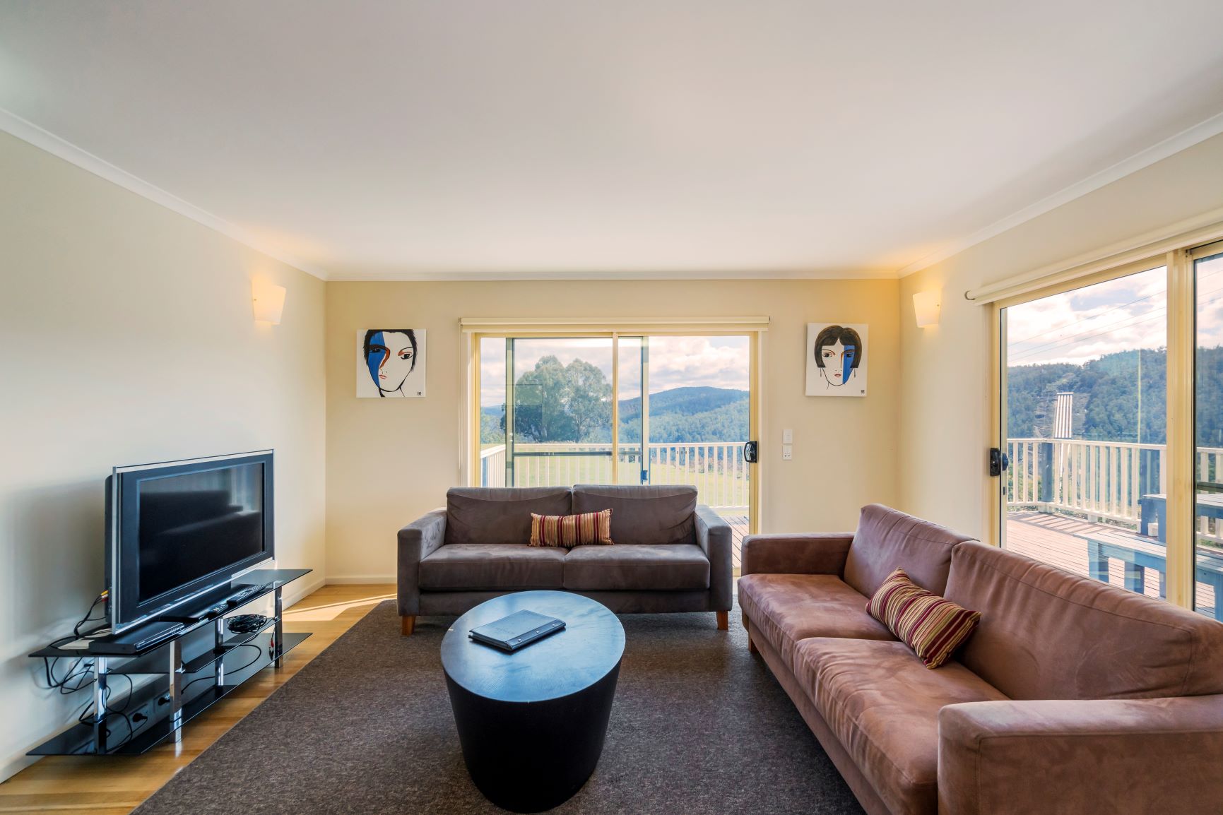 Bungalow Five Bedrooms