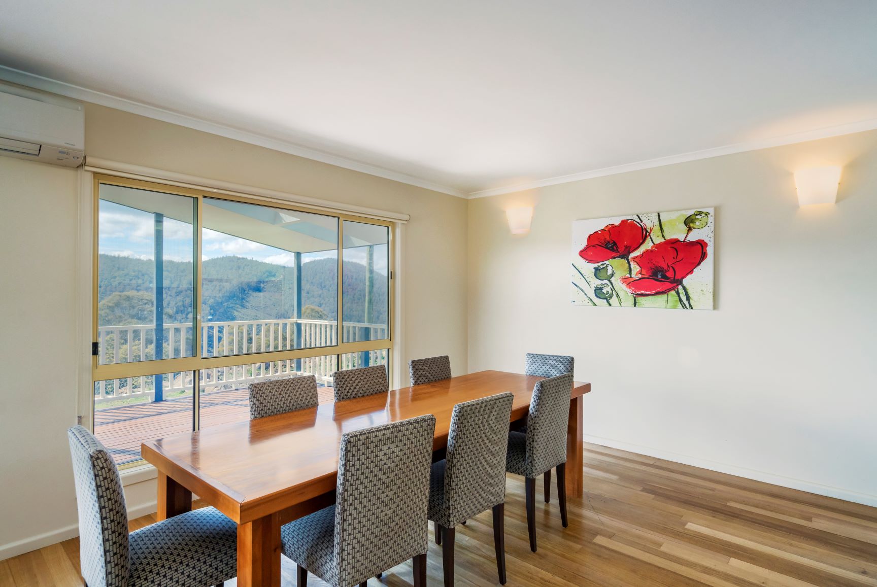 Bungalow Five Bedrooms