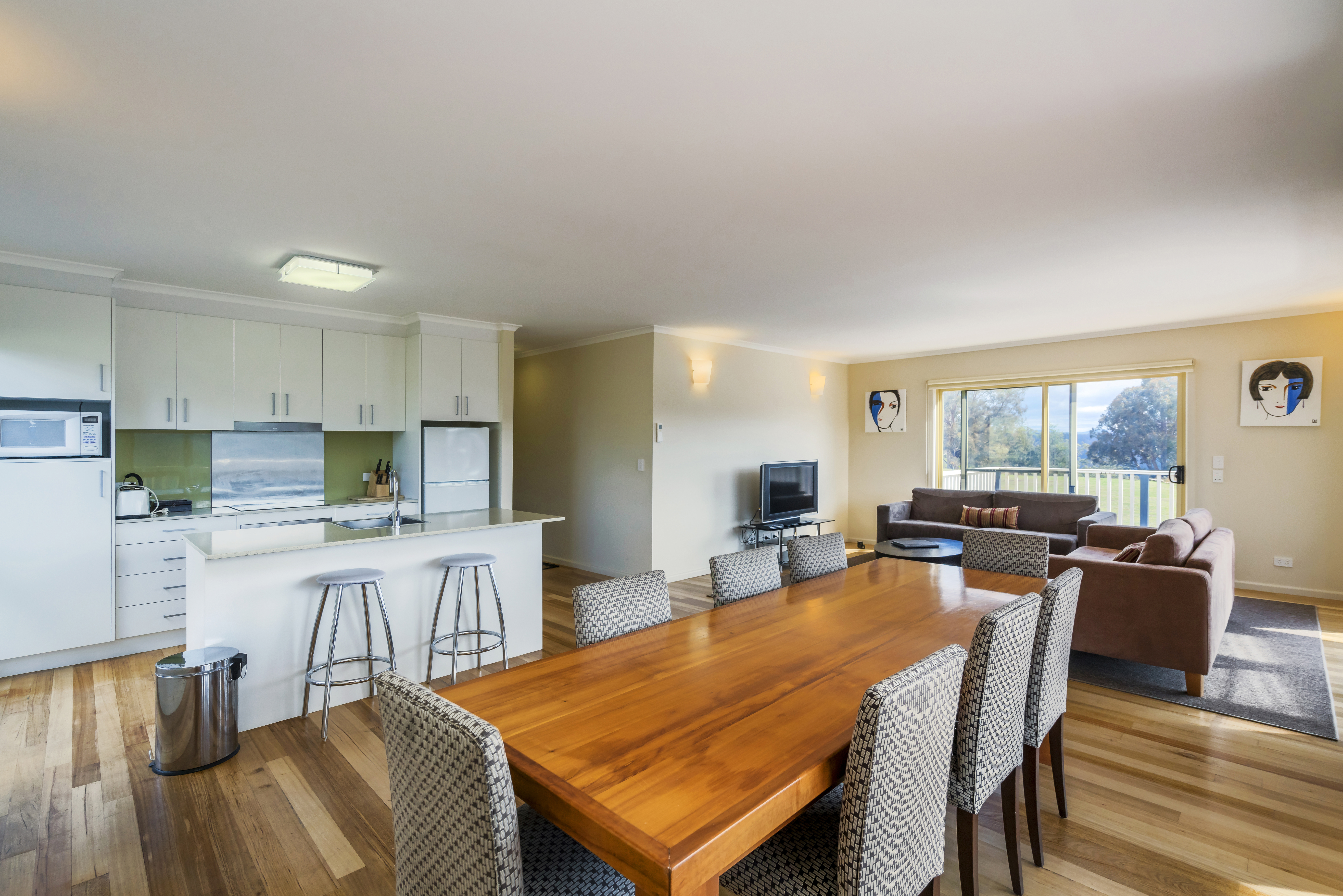 Bungalow Five Bedrooms