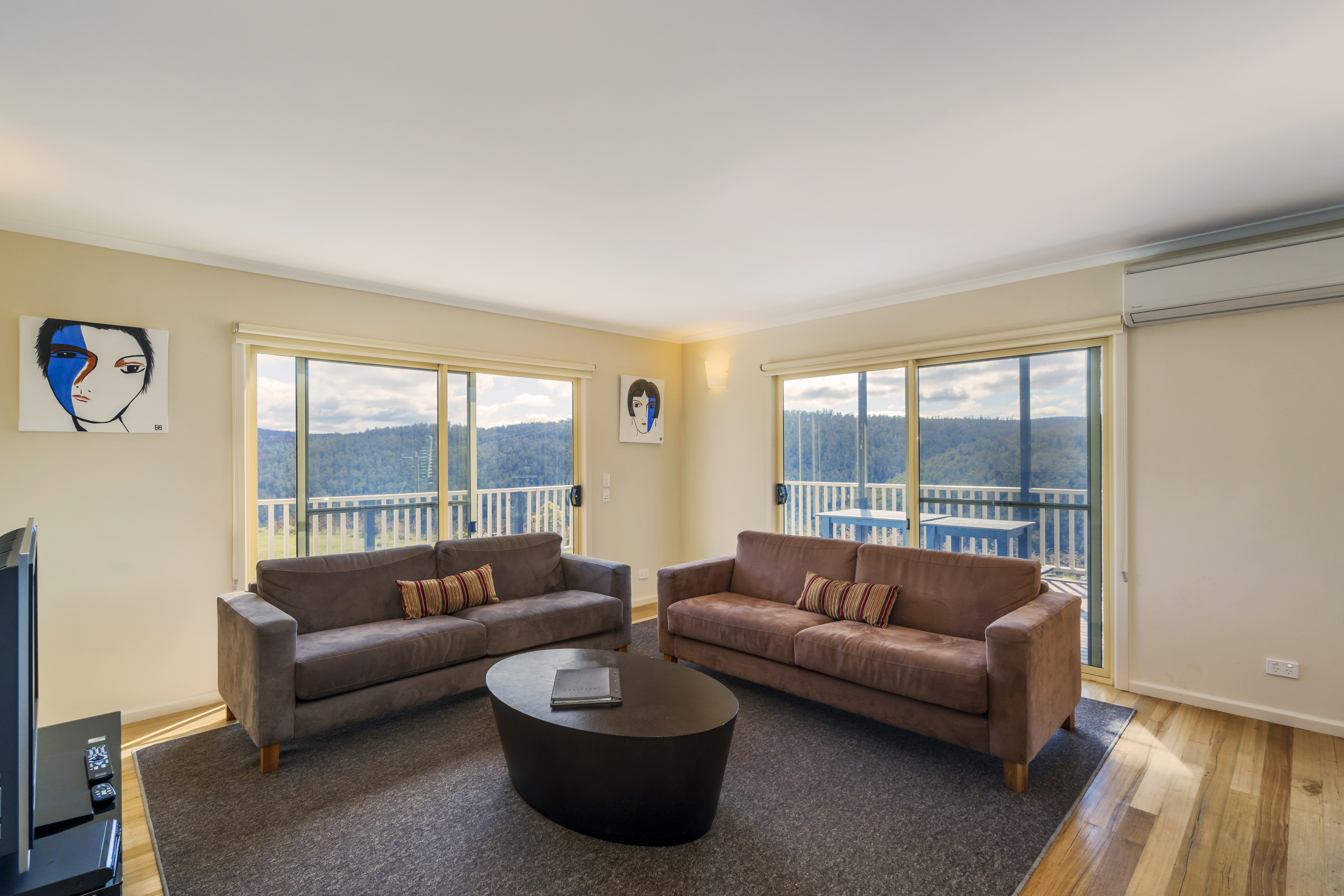 Bungalow Five Bedrooms