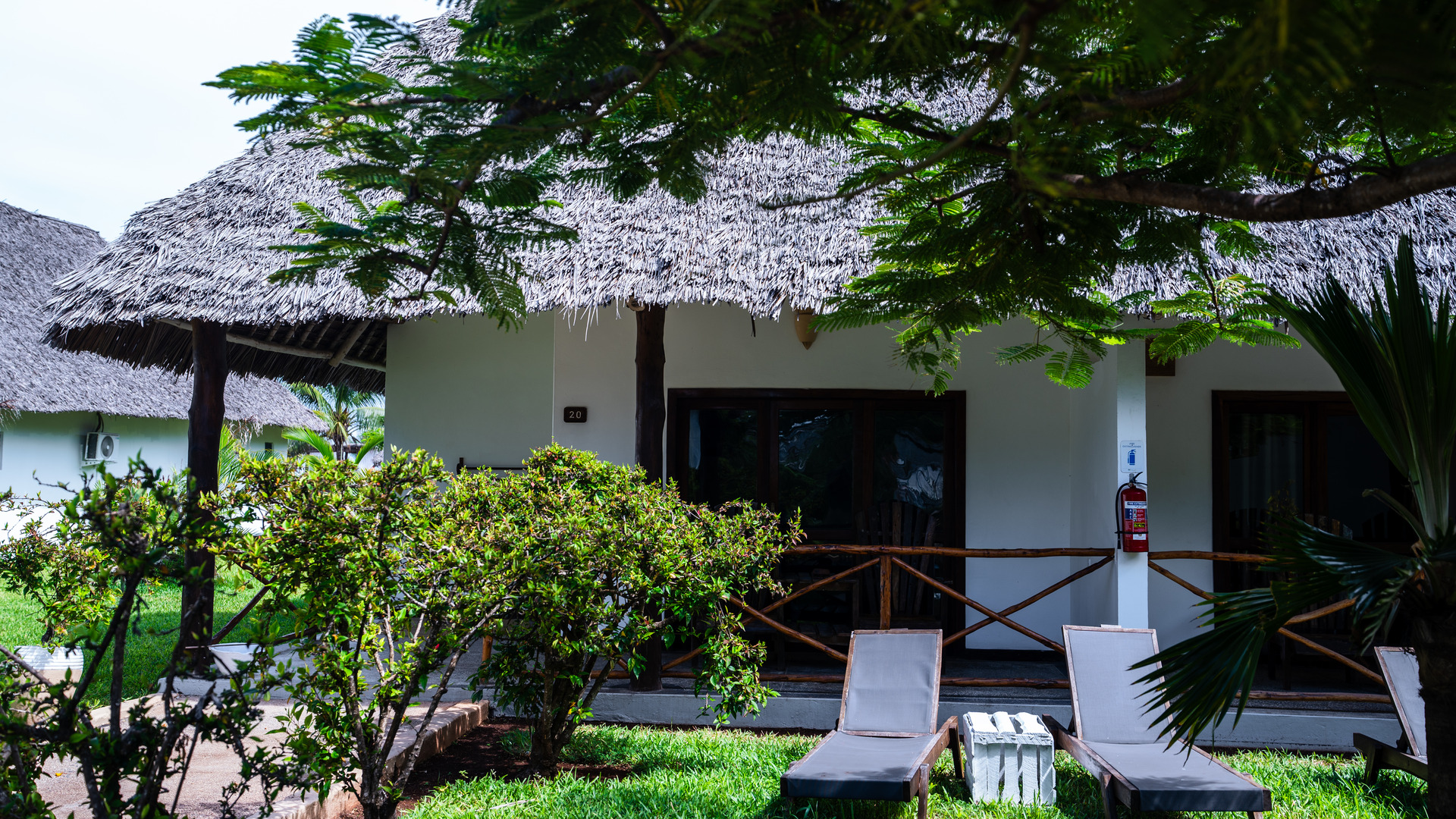 Bungalow Garden View