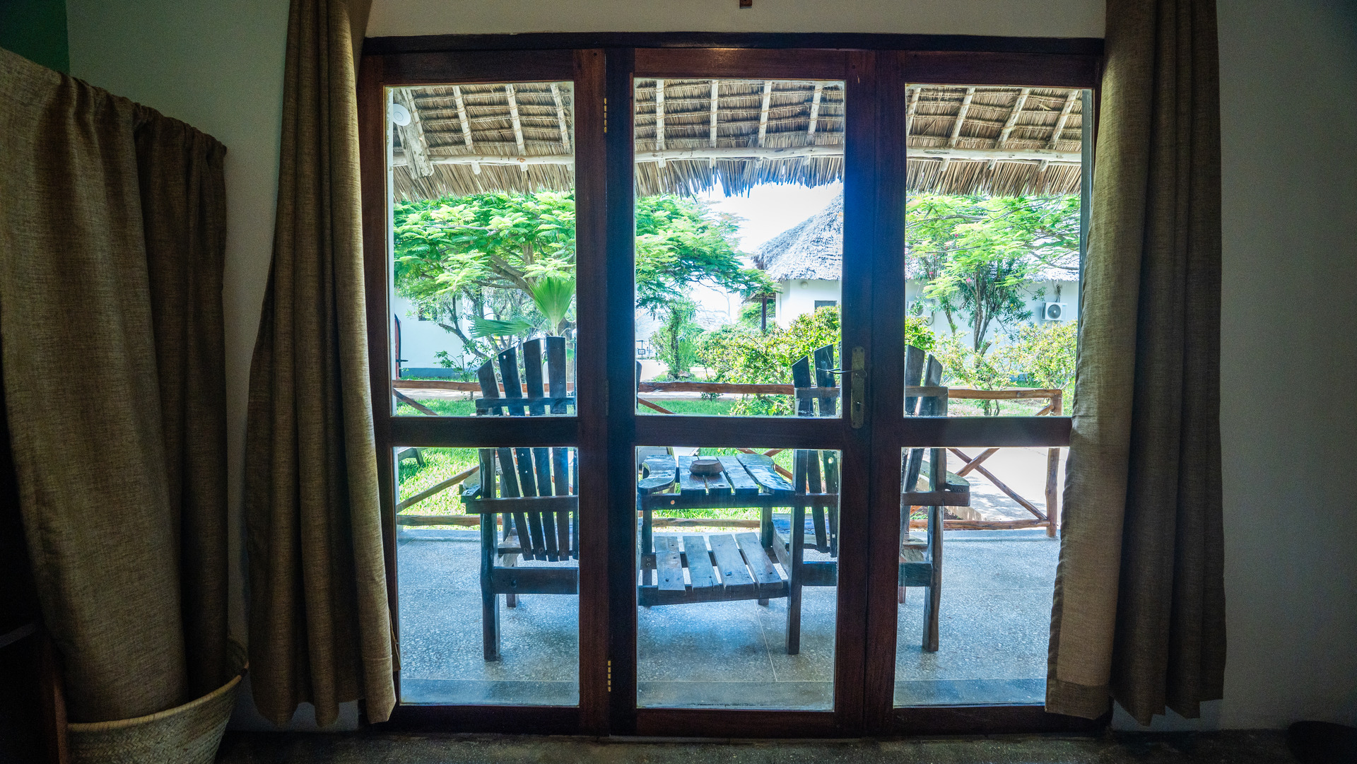 Bungalow Garden View
