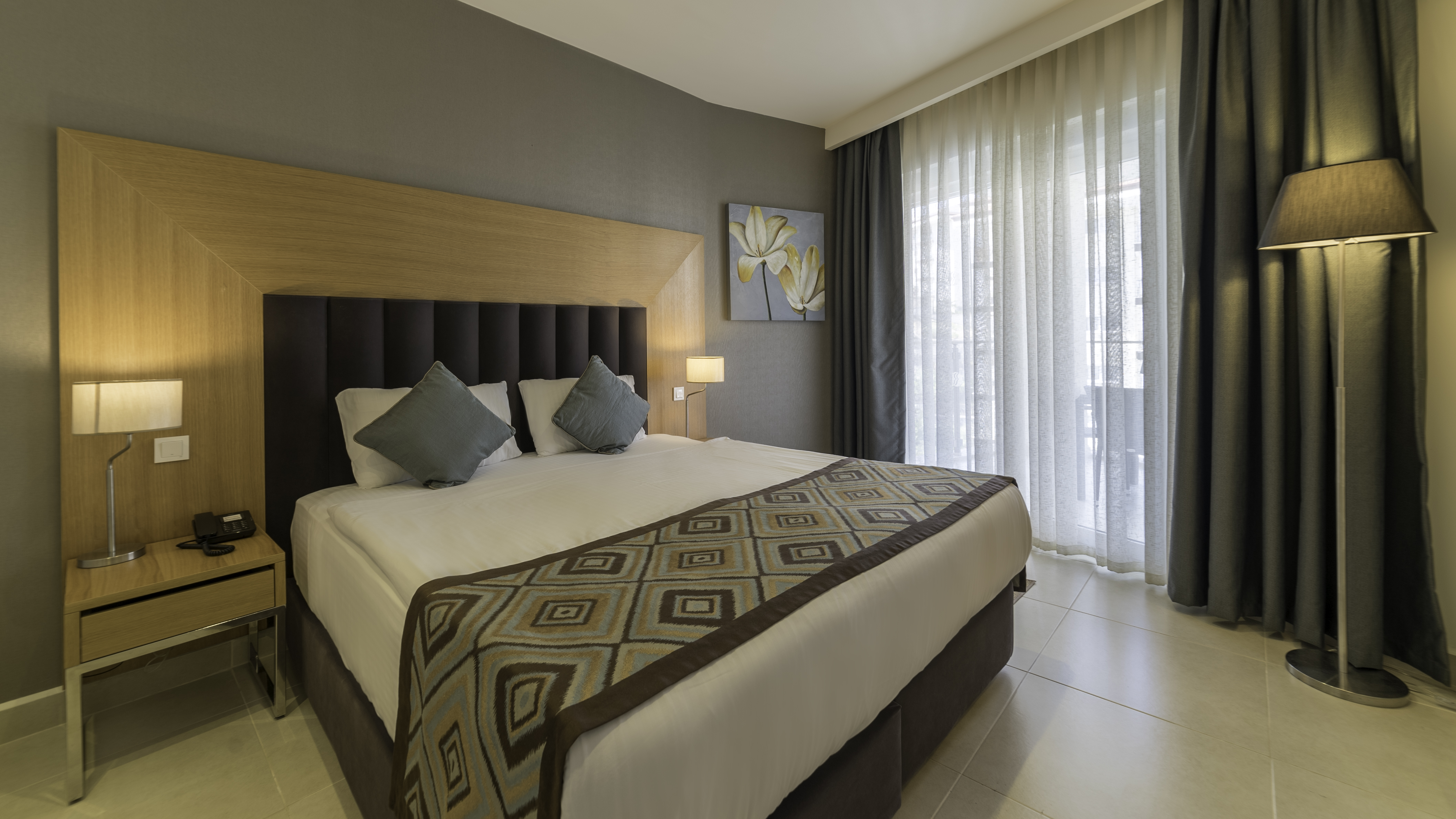 Junior Suite Side Sea View