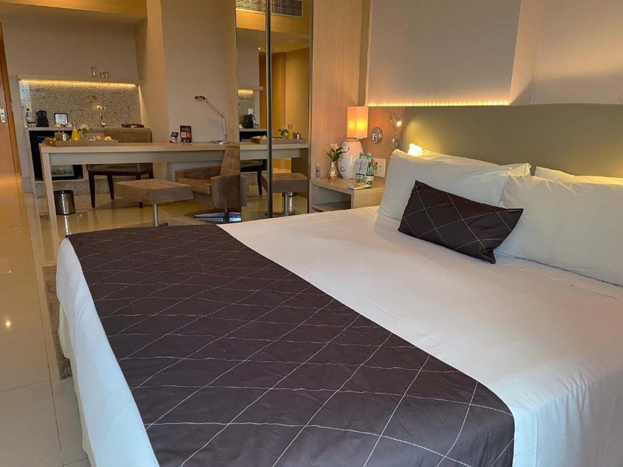 Suite Deluxe with Balcony