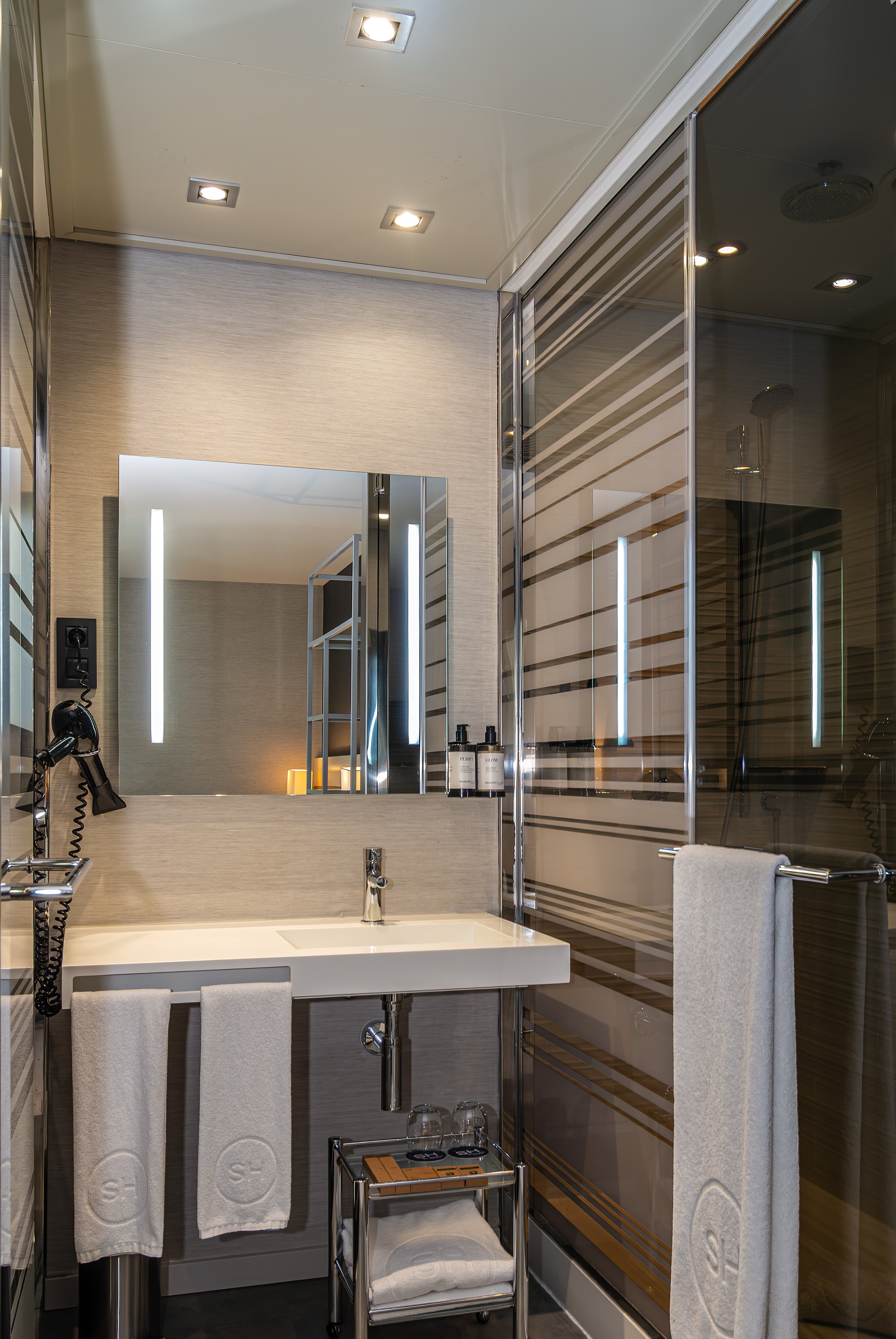 Double or Twin Standard