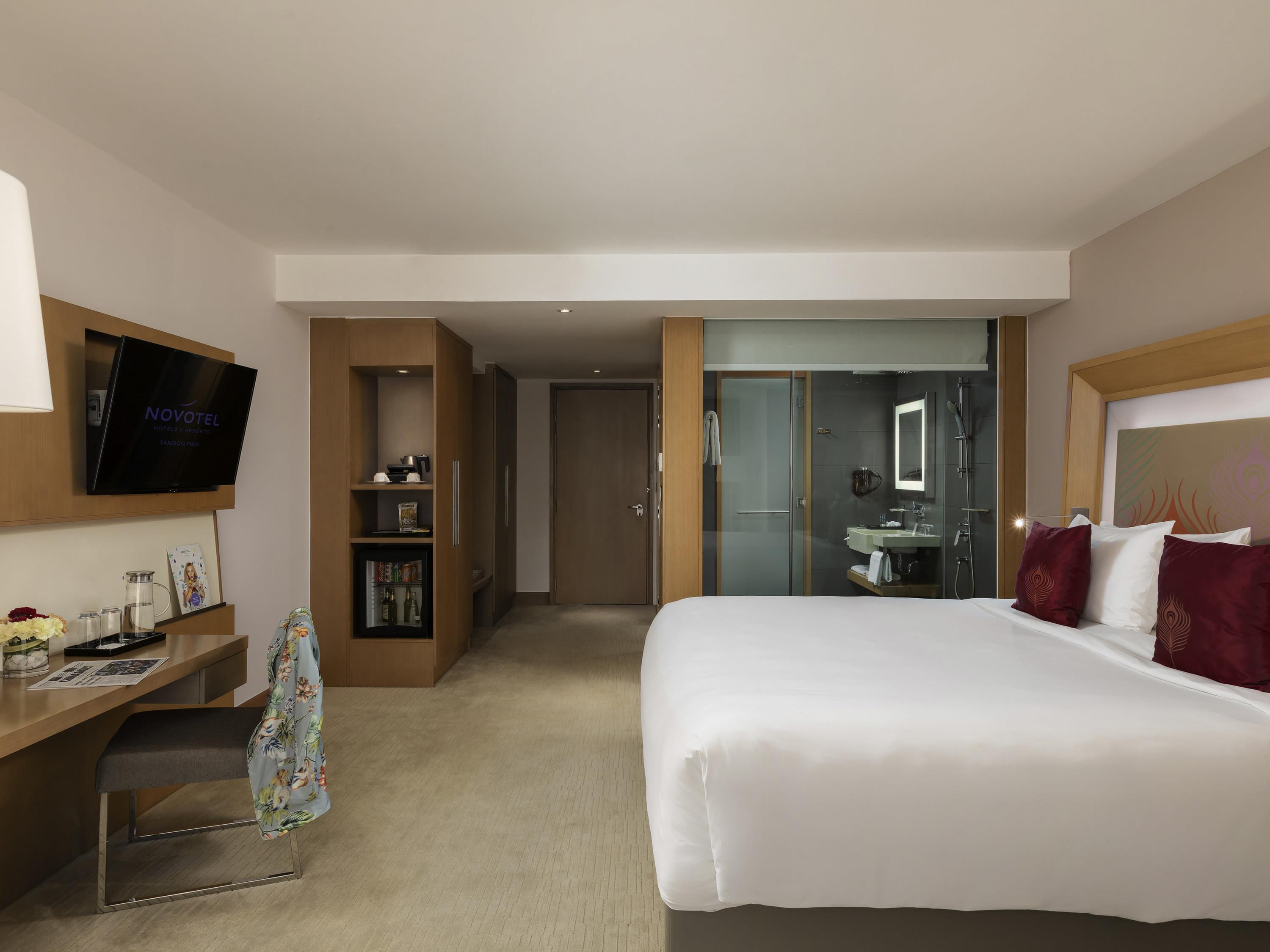 Double Deluxe King Bed