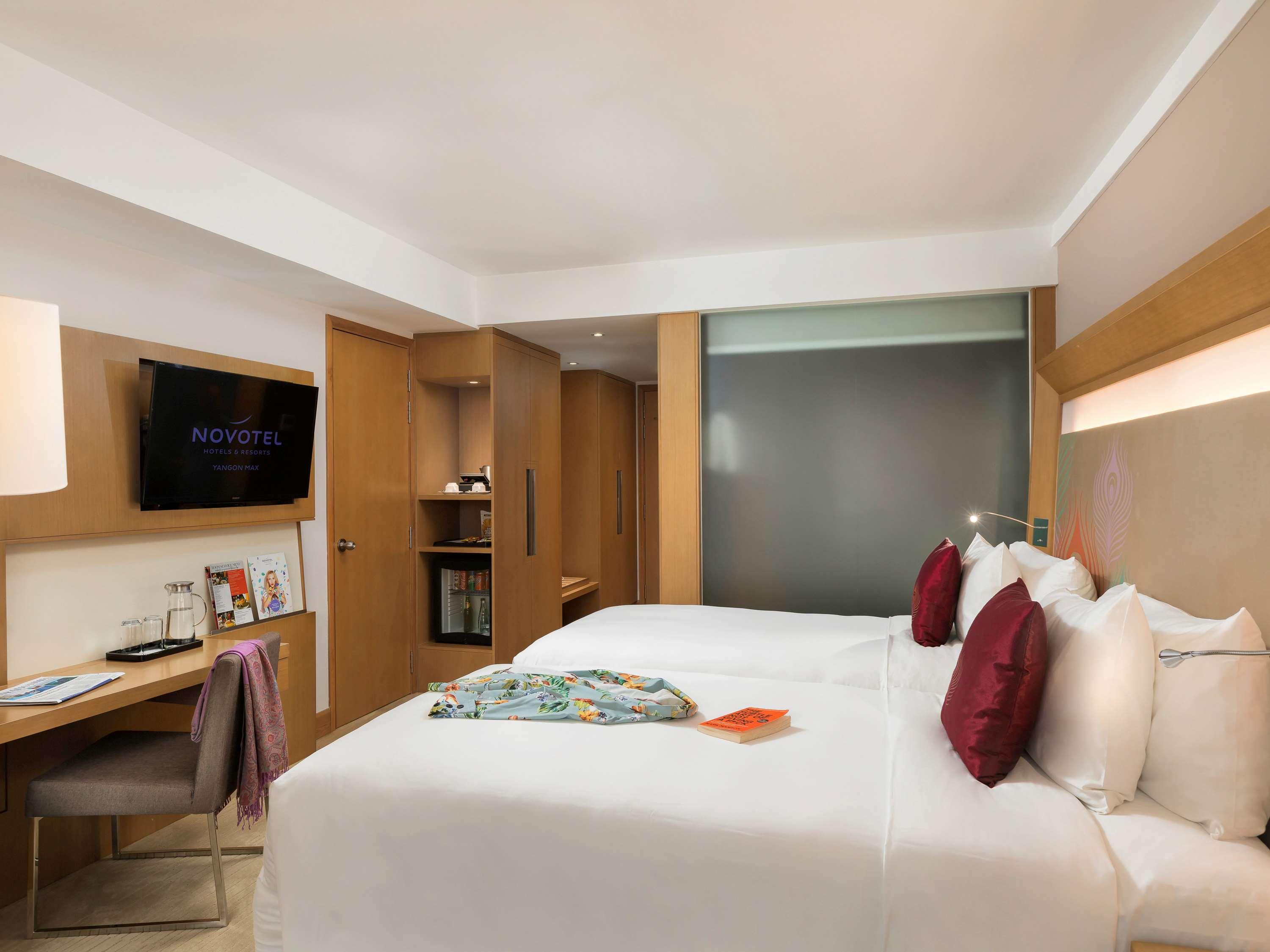 Double Deluxe King Bed