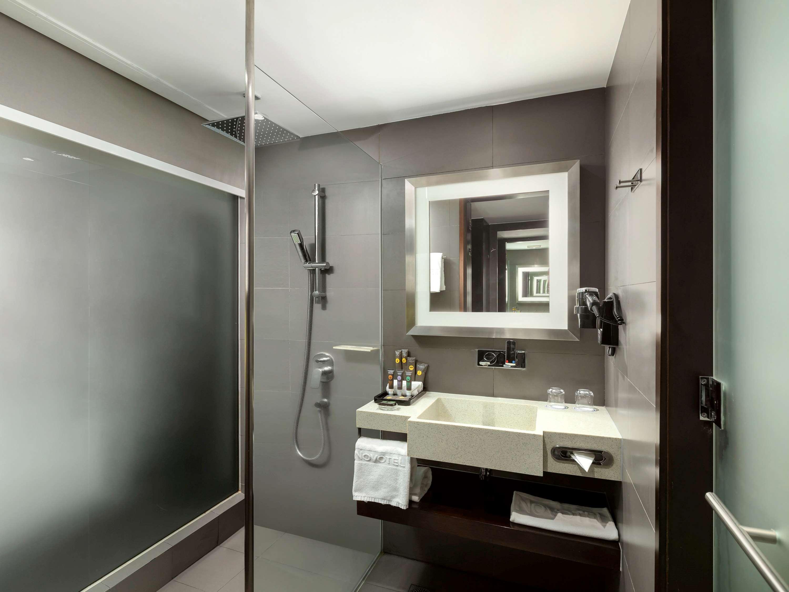 Twin Deluxe Executive