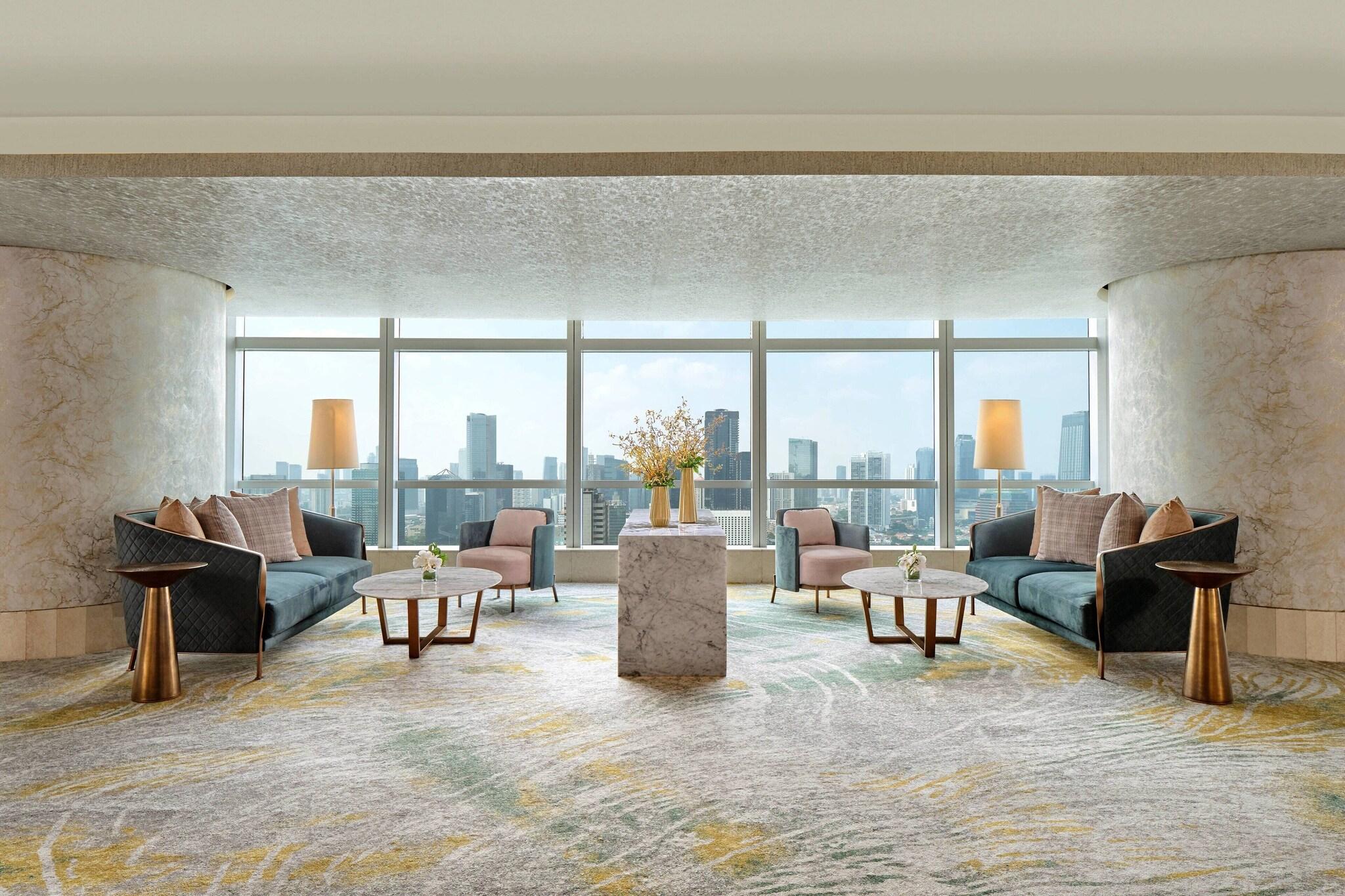 Suite Club City View