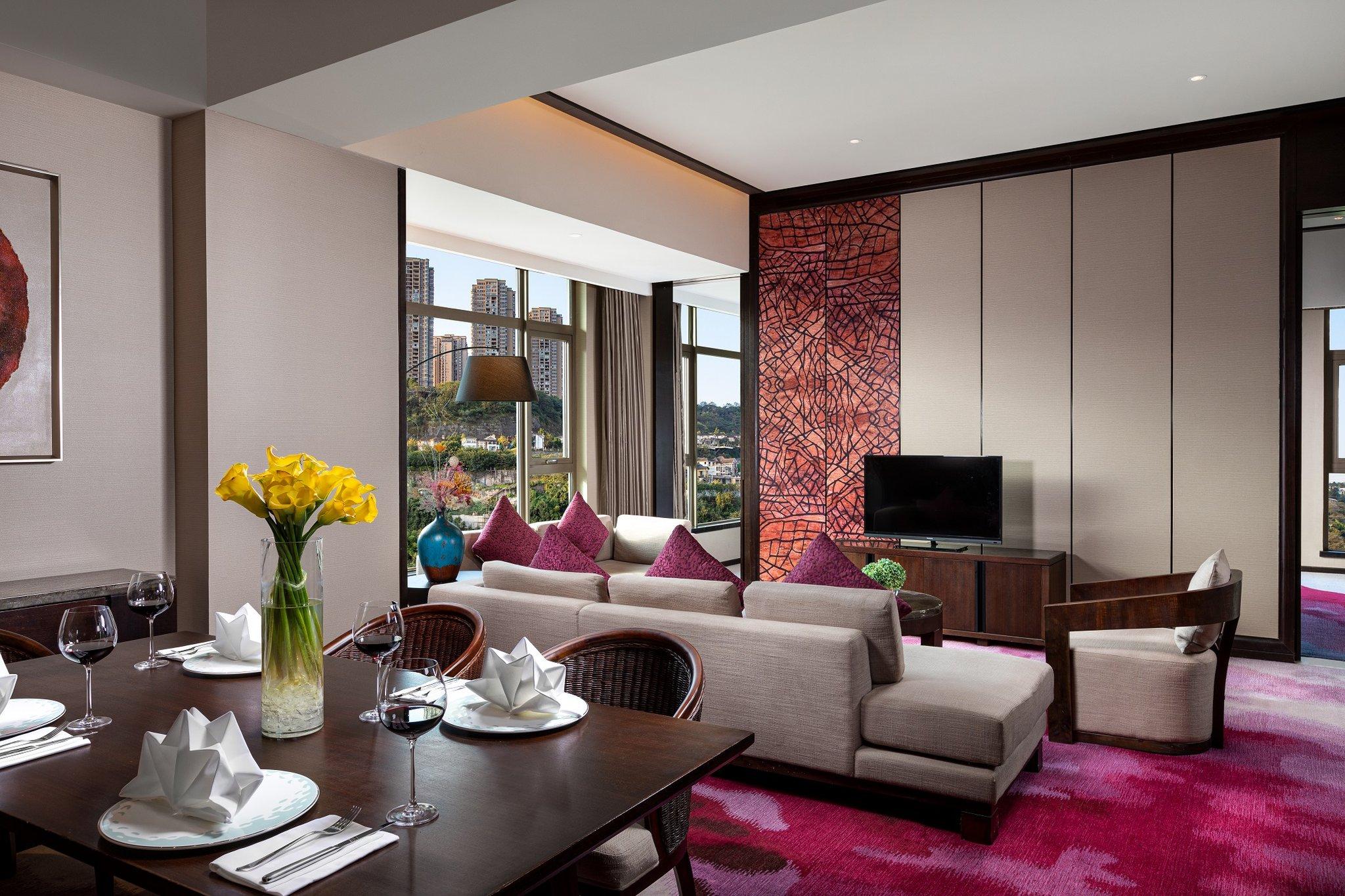 Suite with Kitchenette