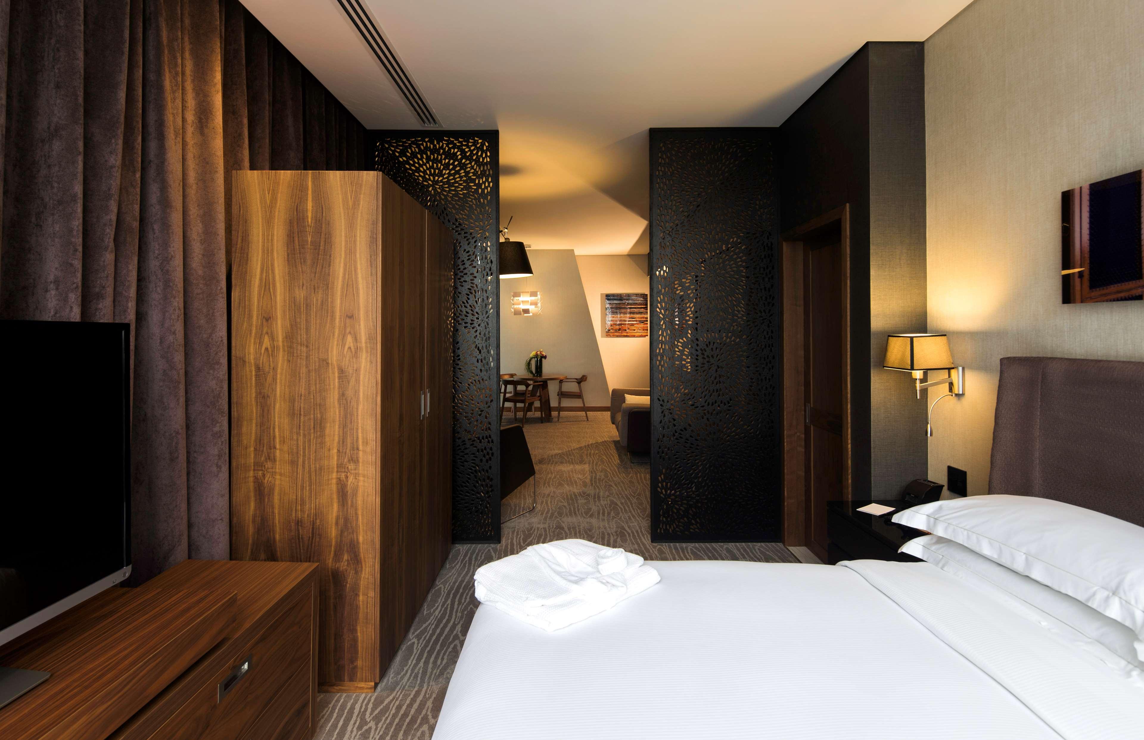 Junior Suite King Size Bed