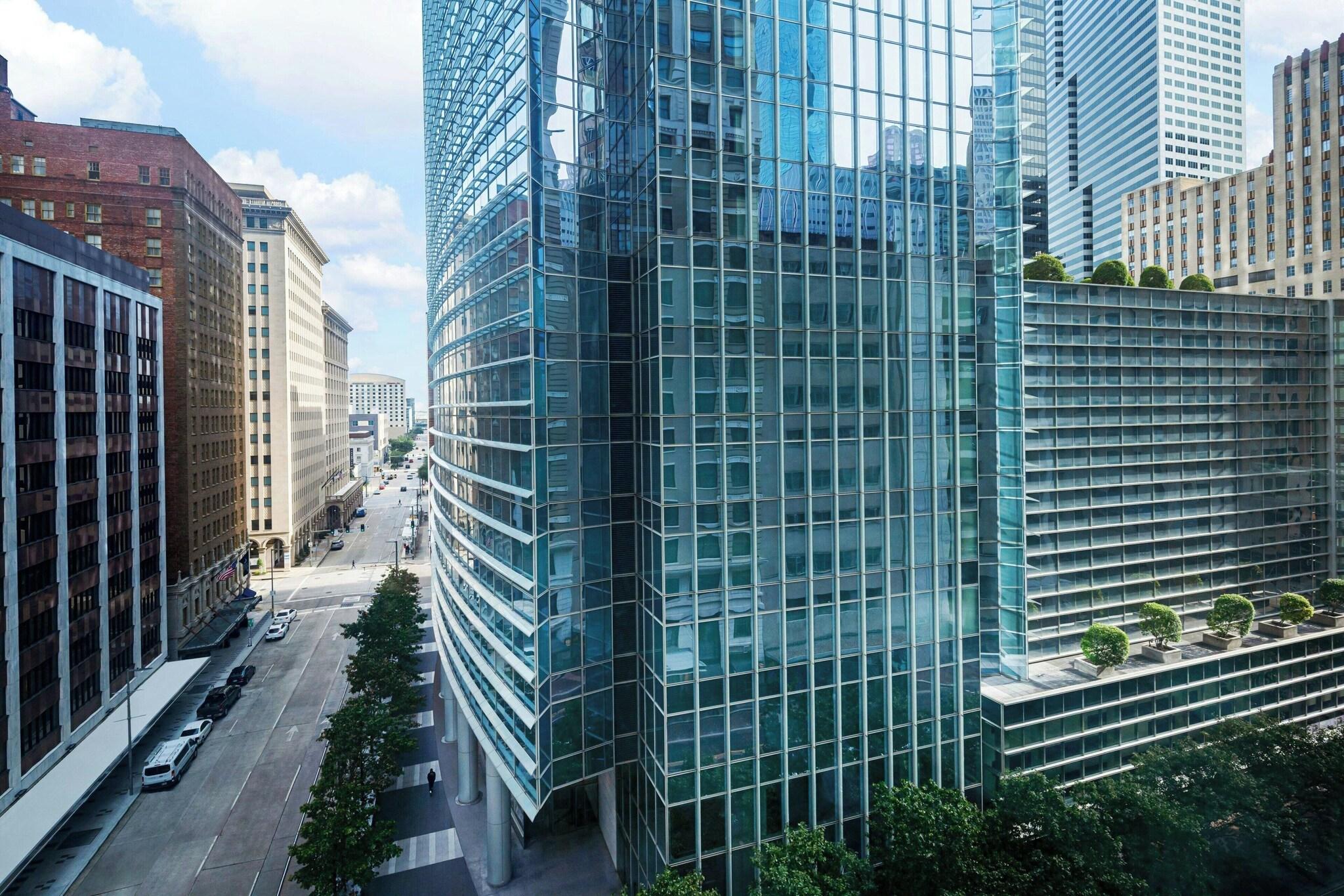 Suite Deluxe King Bed