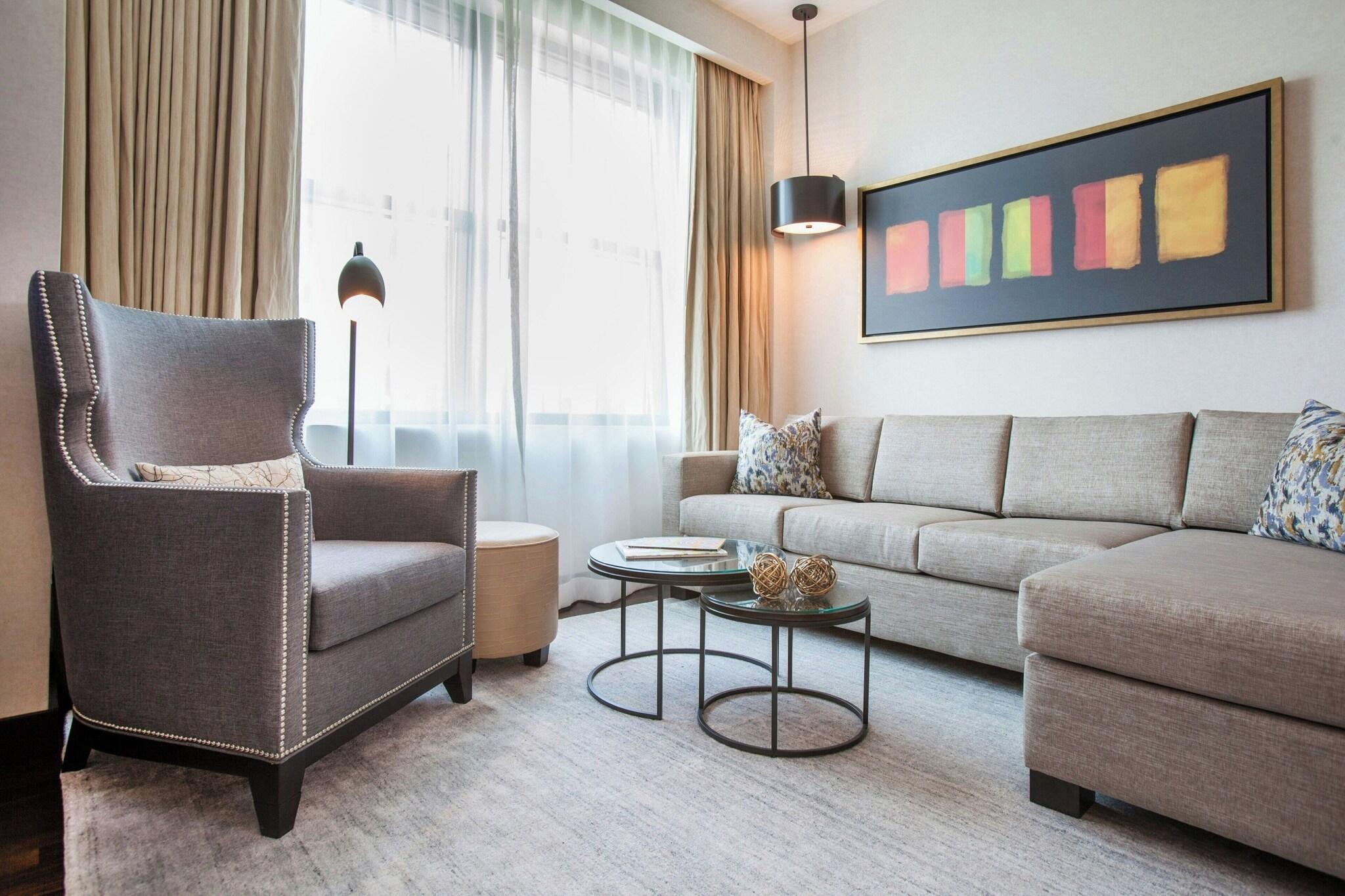 Suite Deluxe King Bed