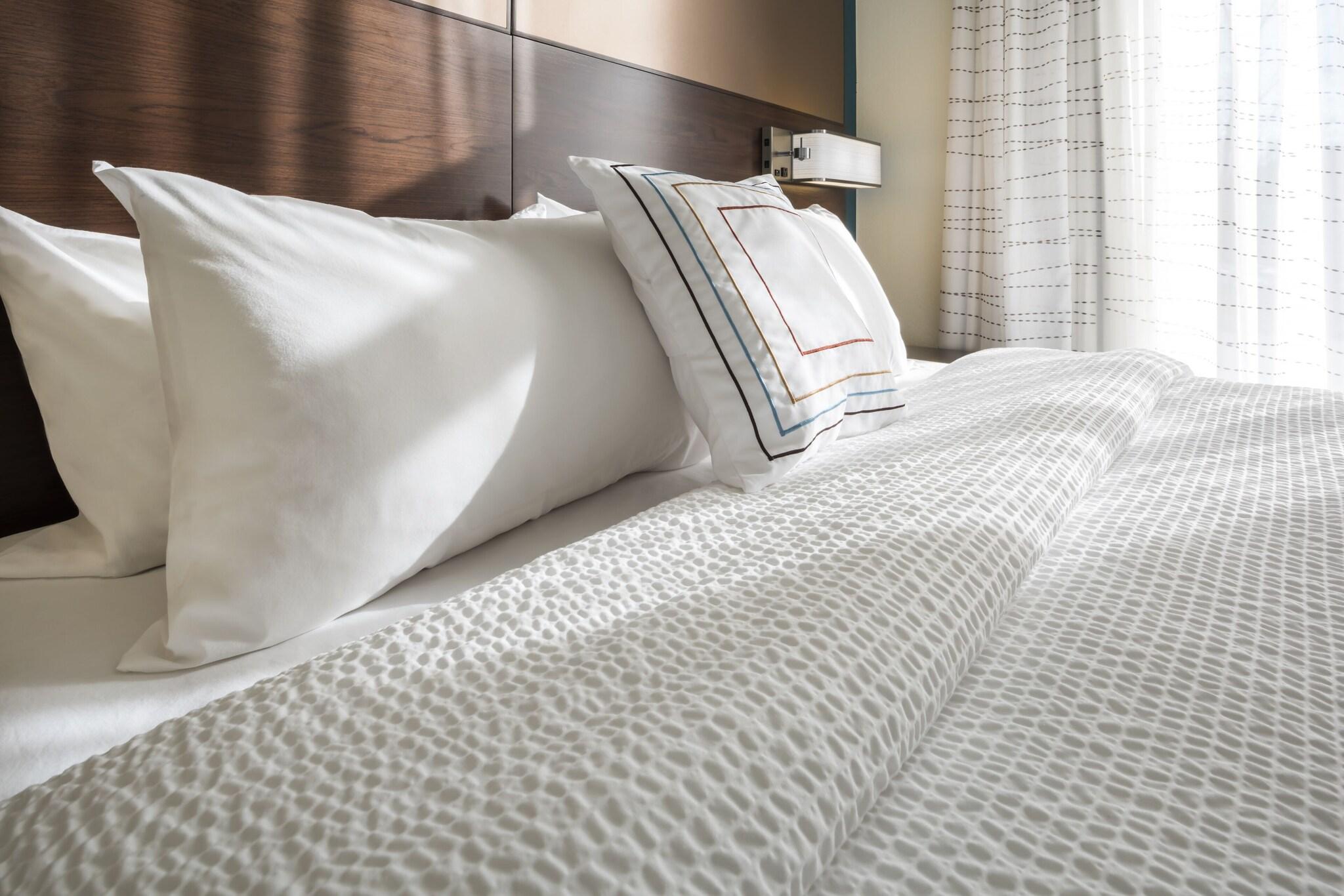 Suite Two Queen Beds One Bedroom