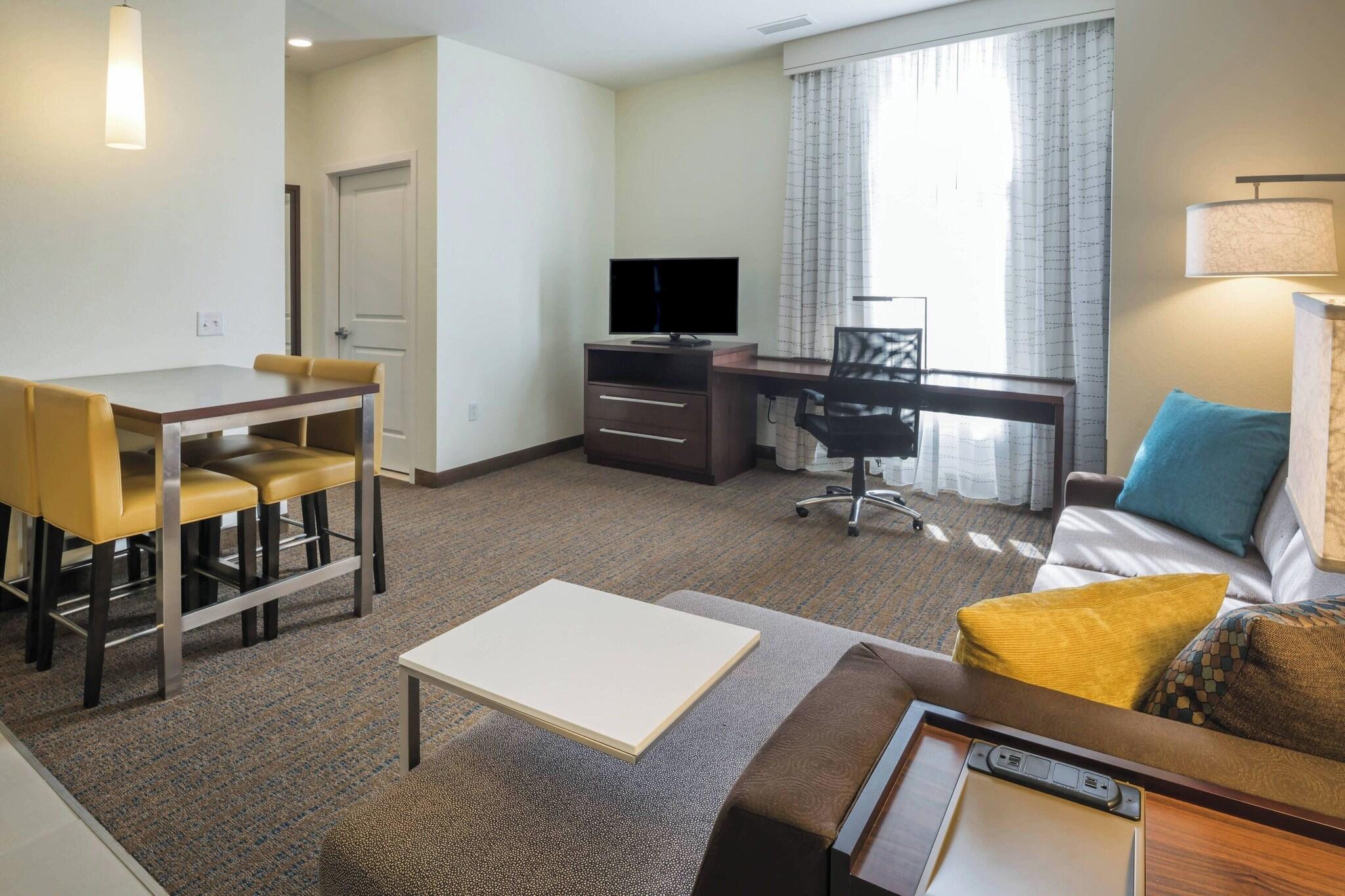 Suite Two Queen Beds One Bedroom