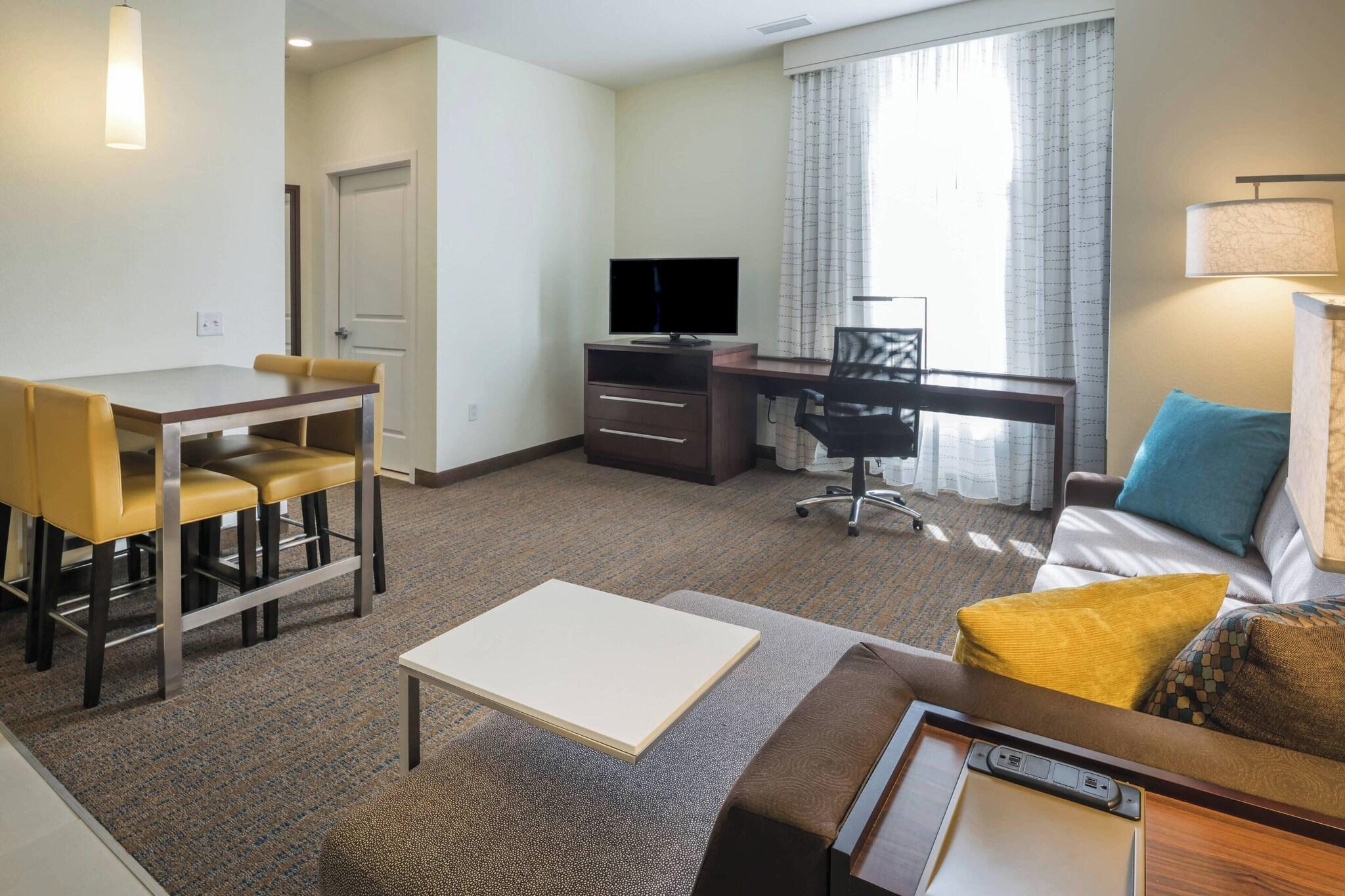 Suite Two Queen Beds One Bedroom