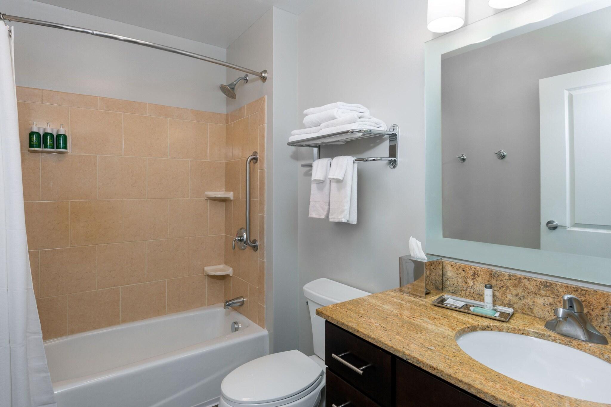 Suite Queen Size Bed