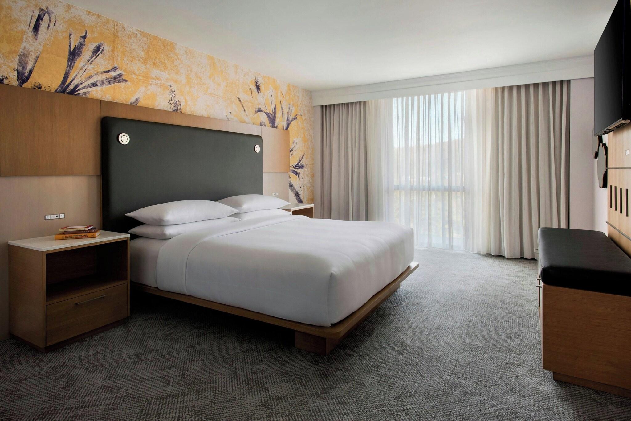 Double Club King Bed