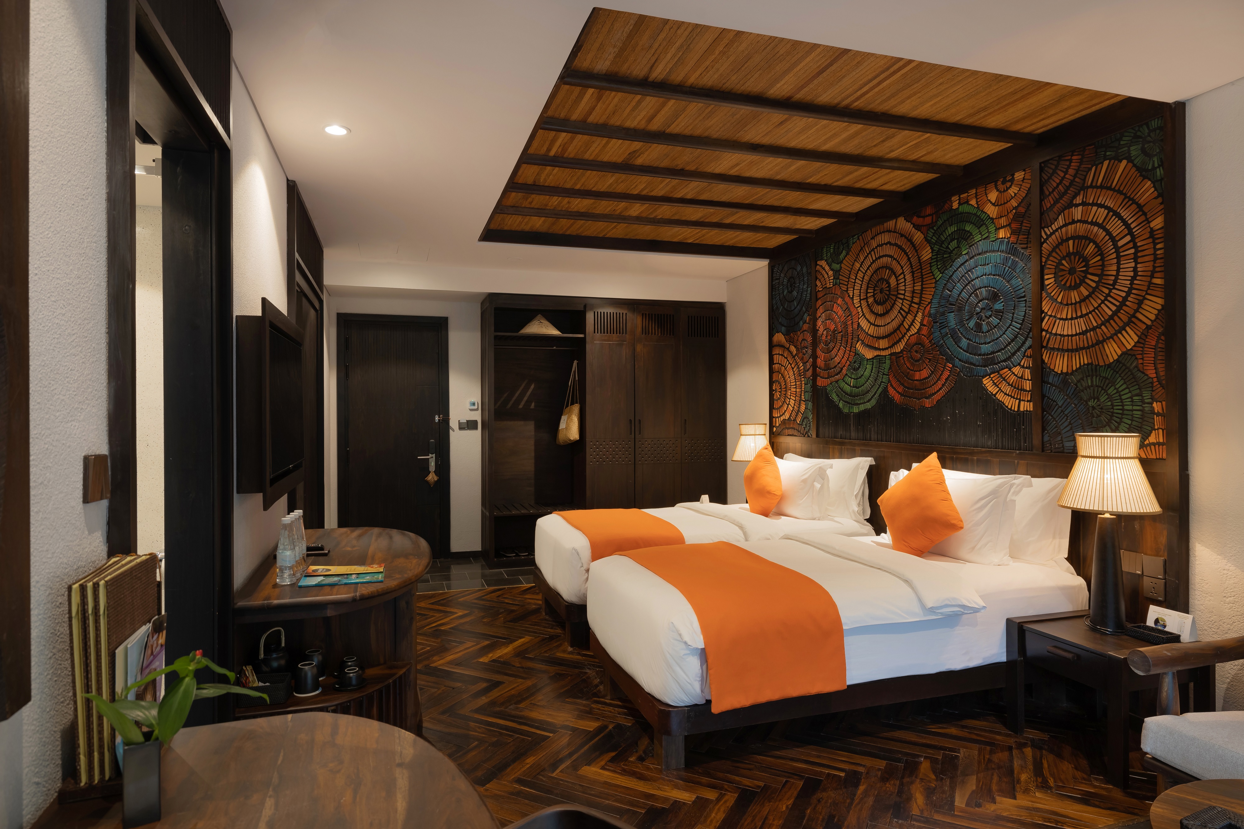 Twin Deluxe Mountain View