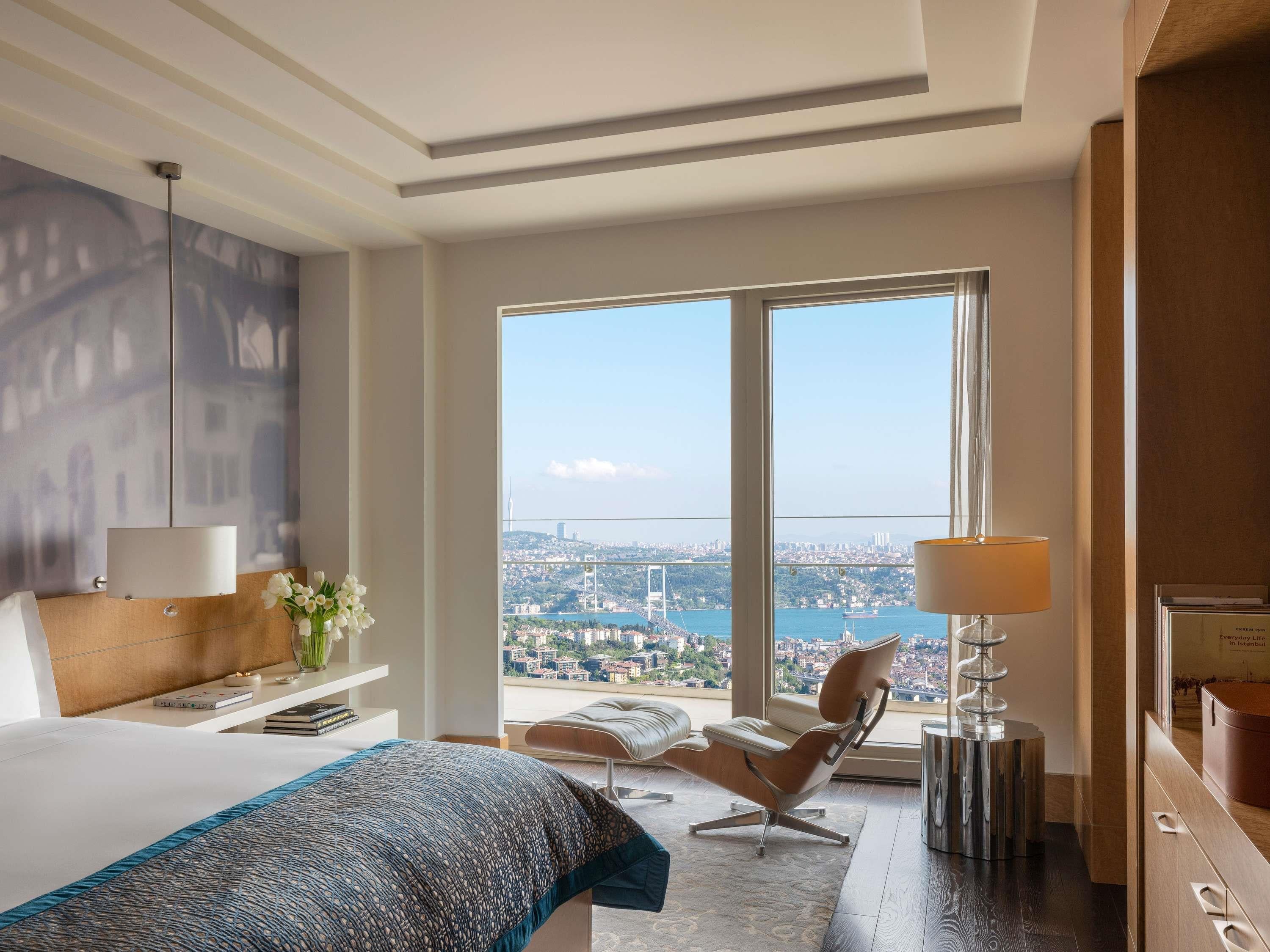 Suite with Views
