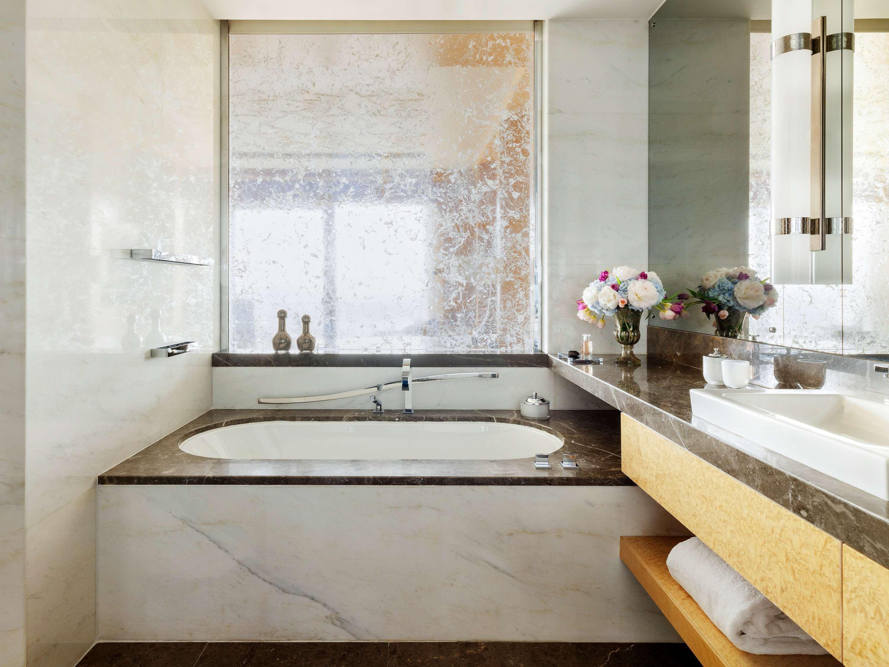 Double Deluxe King Bed