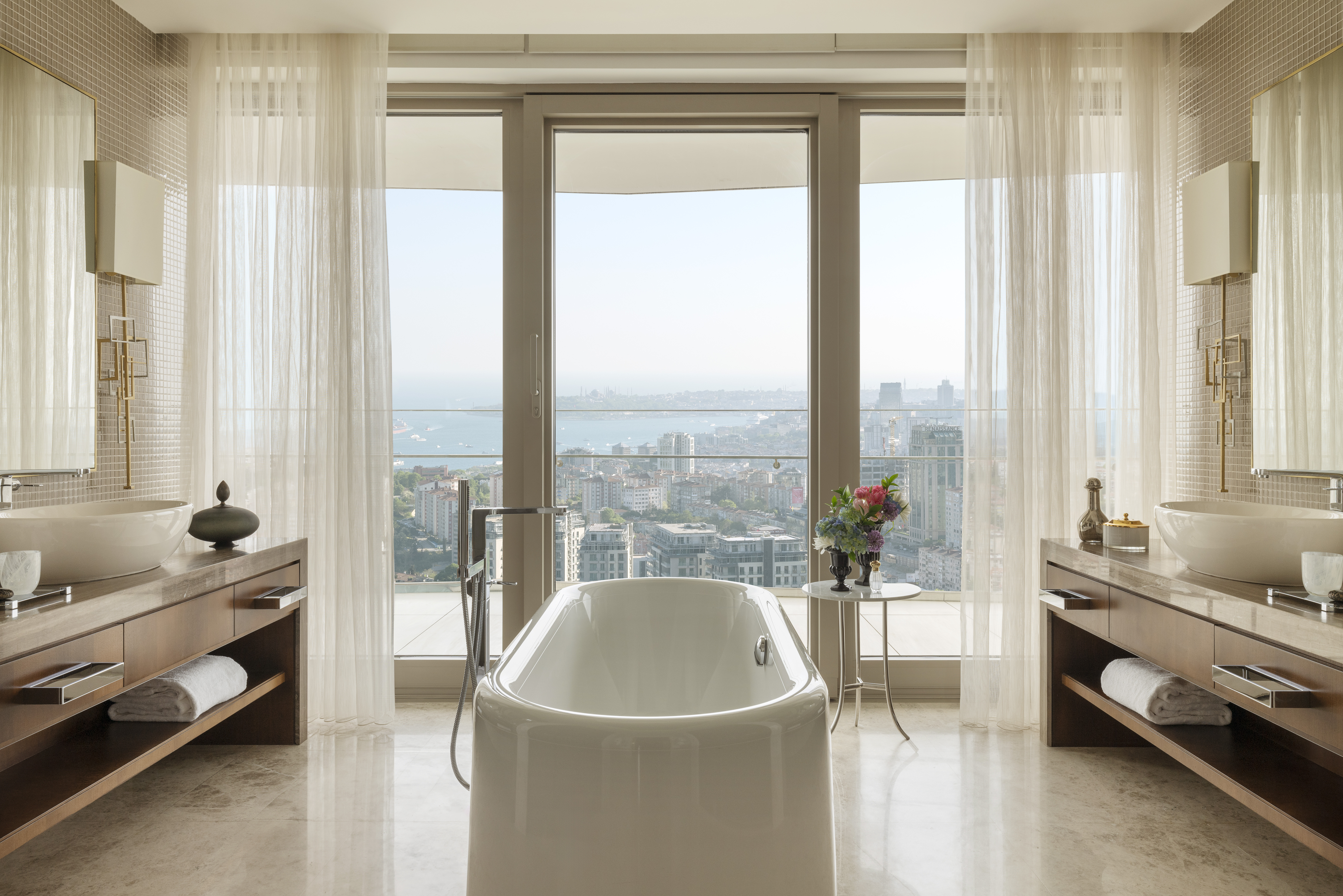Suite with Views
