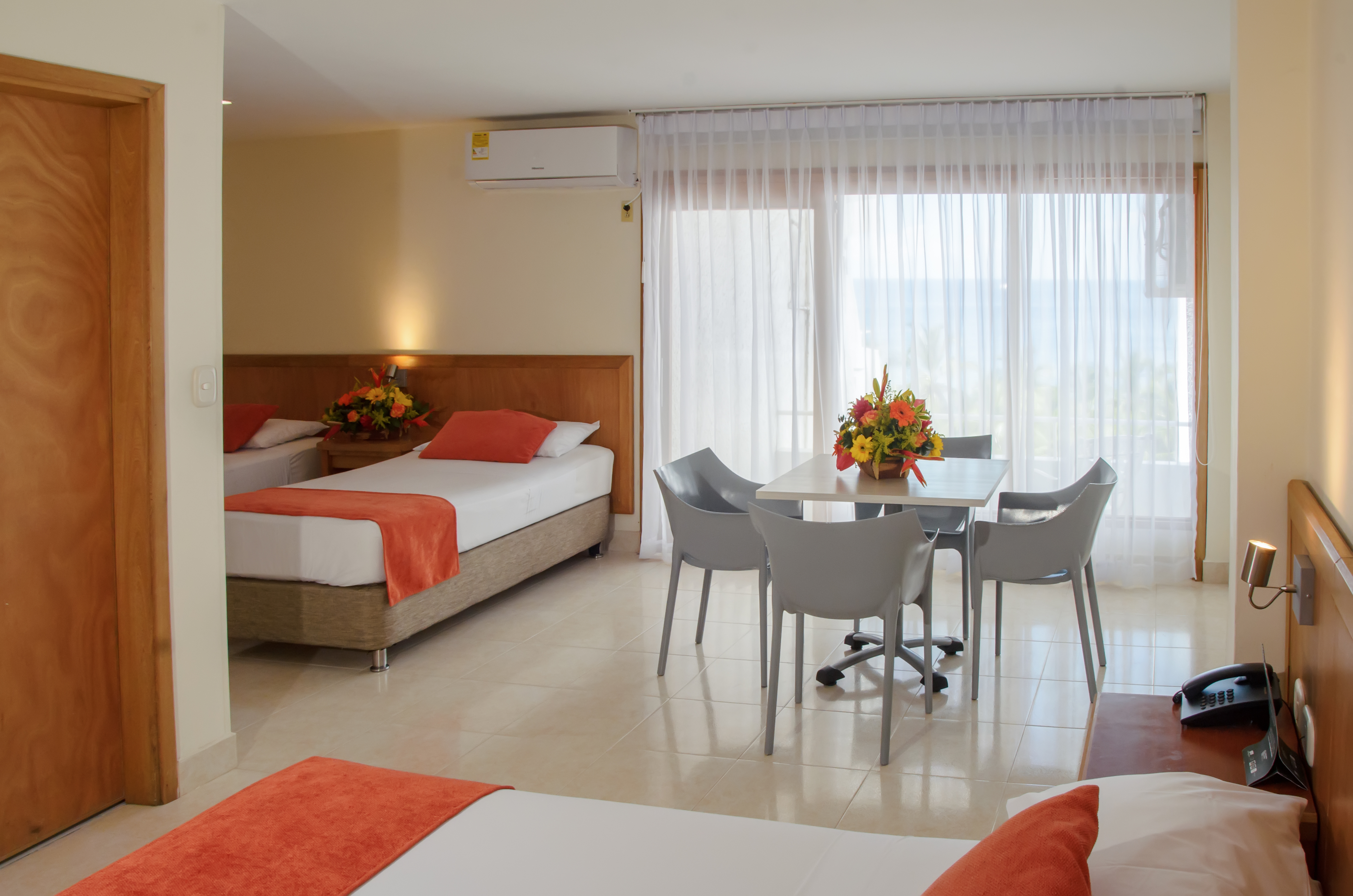 Family Room Capacity 4