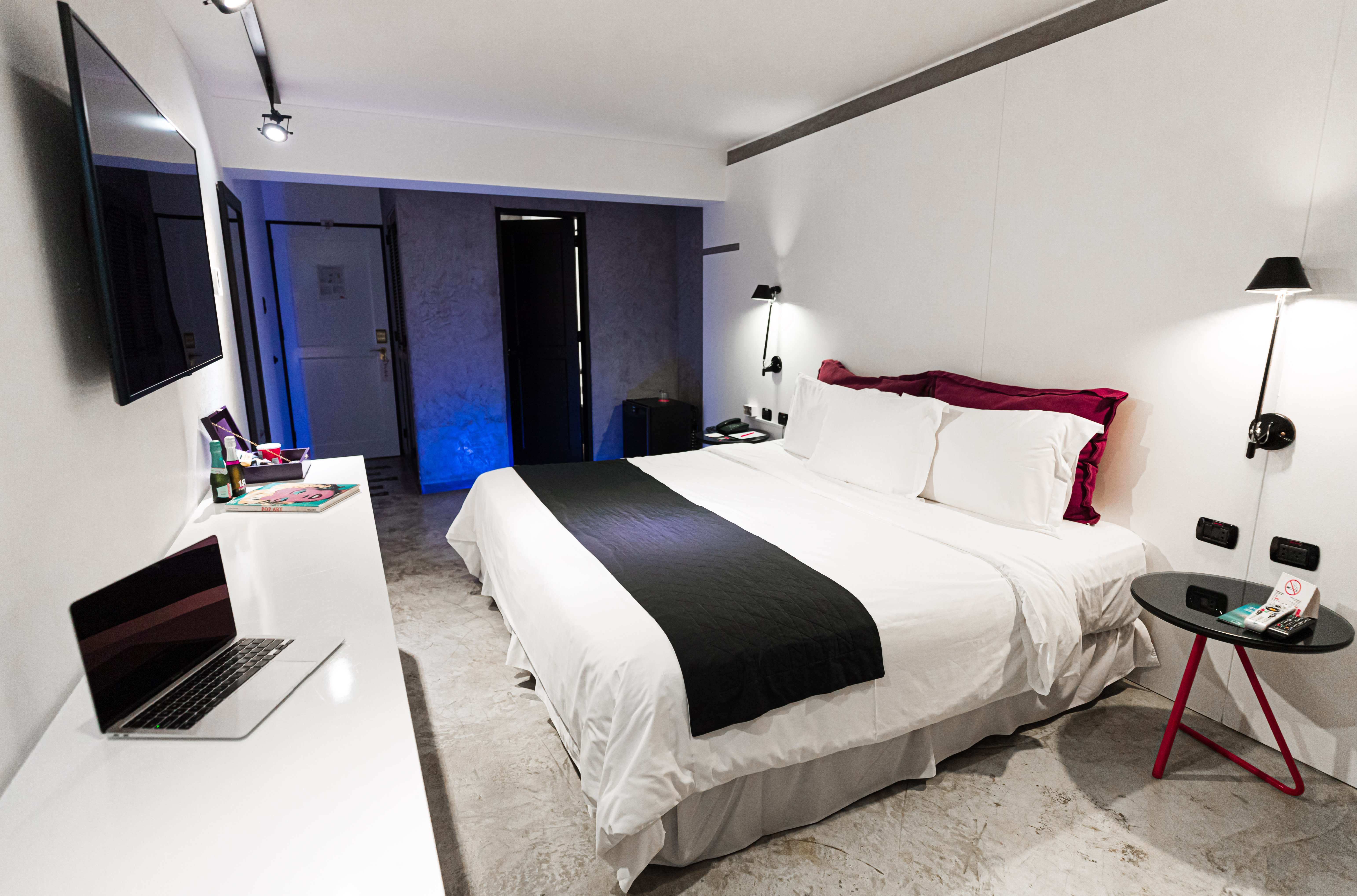 Double City View King Bed