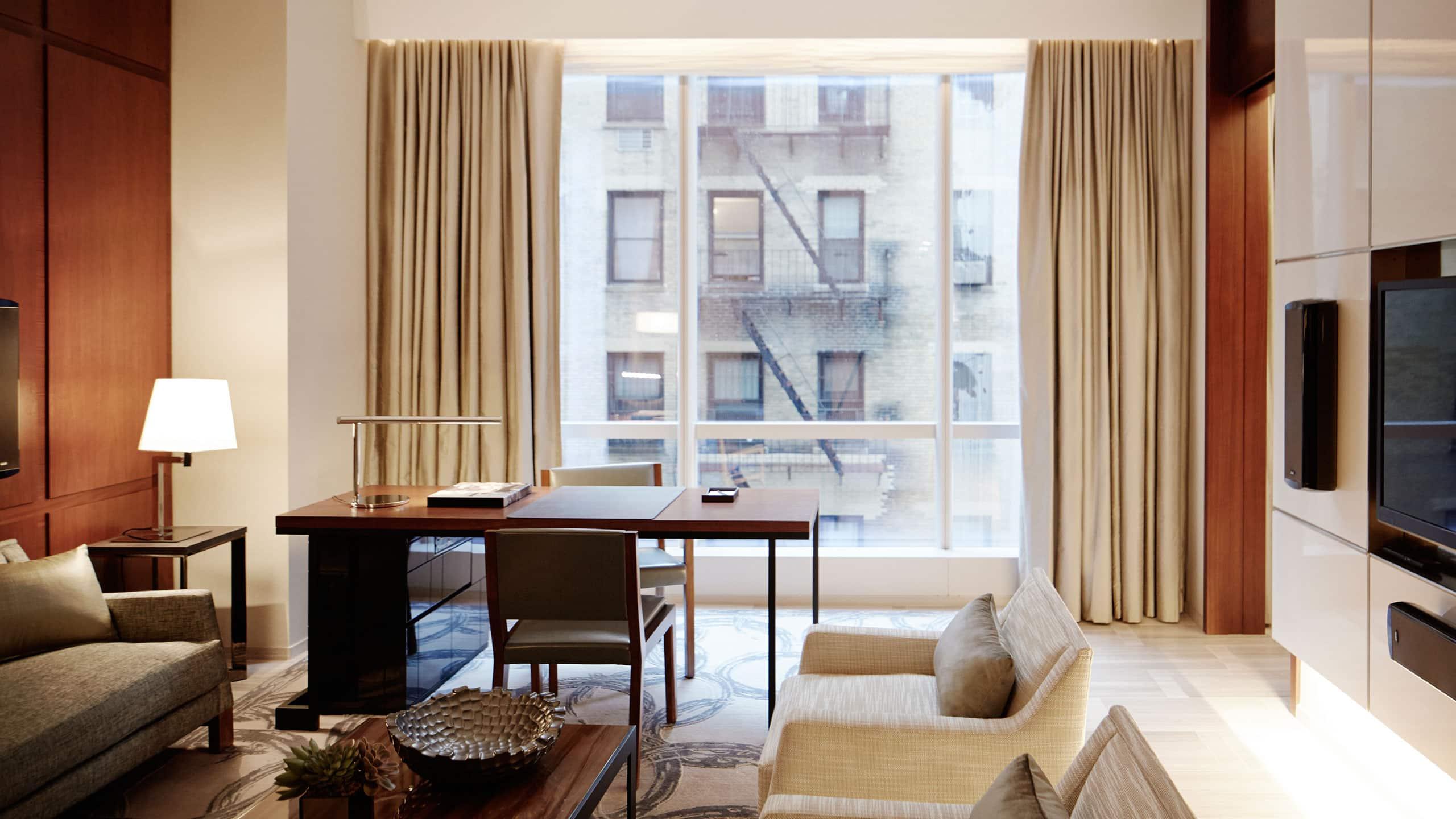 Suite Deluxe King Bed