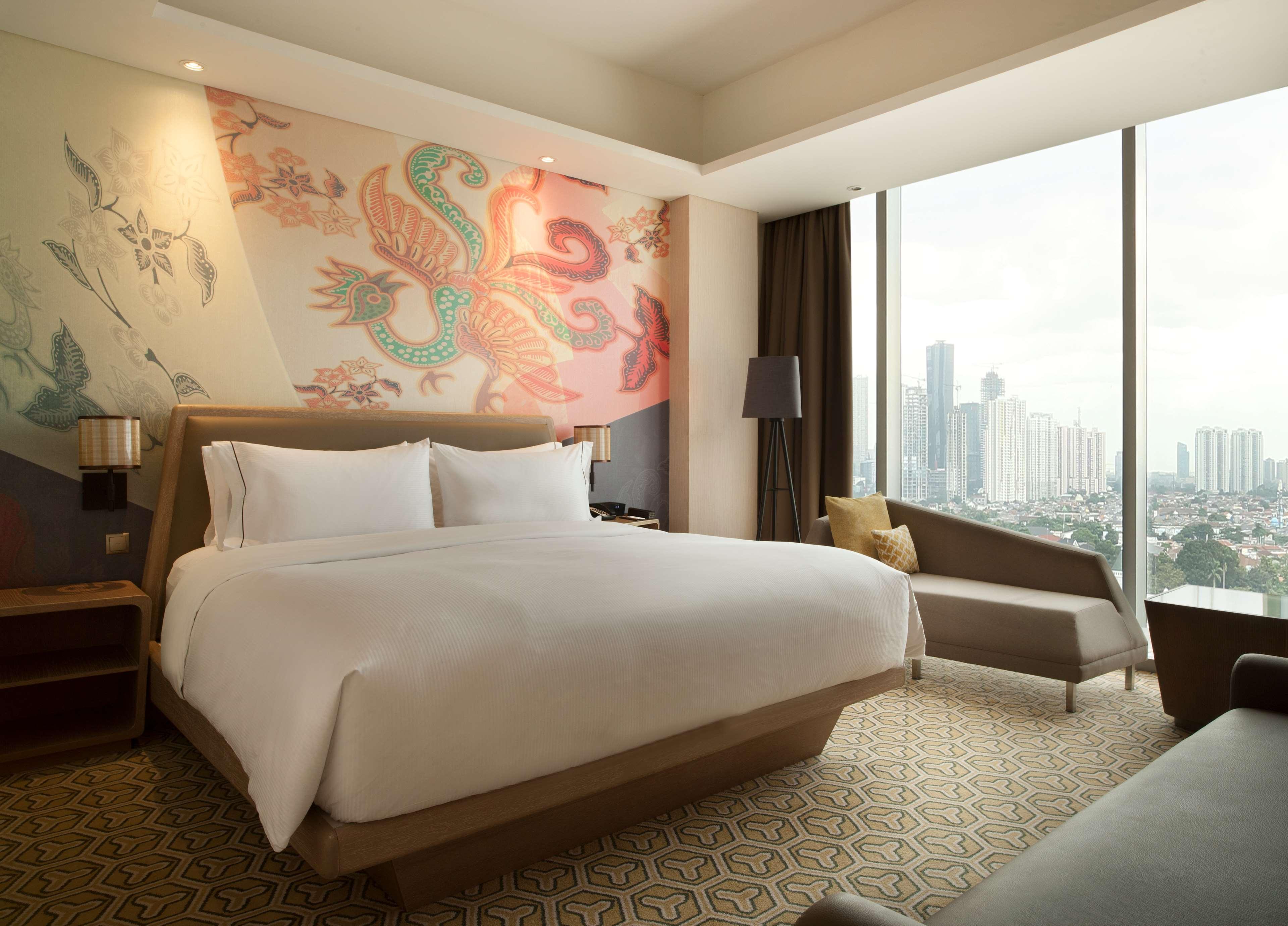 Suite Deluxe King Bed