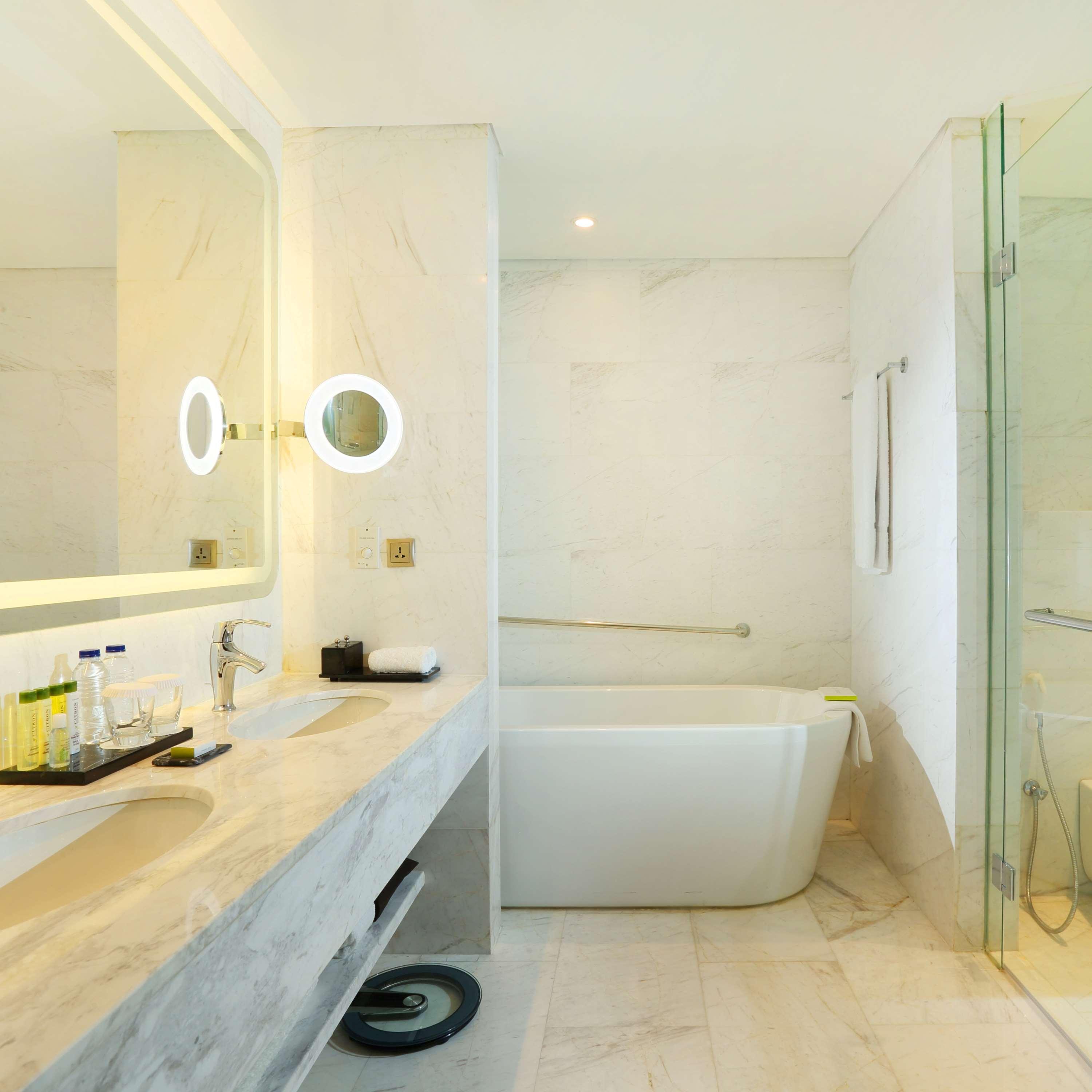 Suite Deluxe King Bed