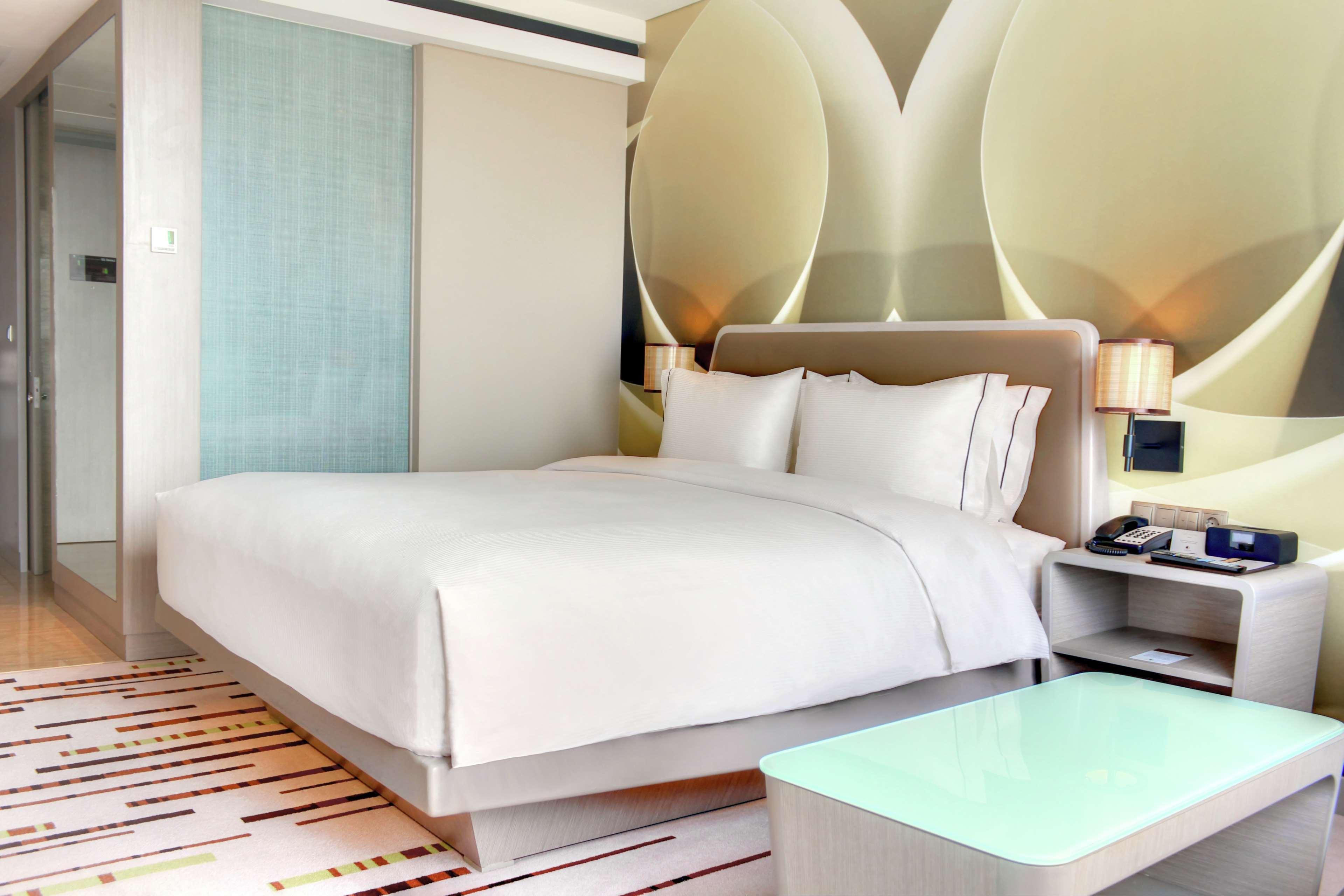 Double Guest Room King Bed