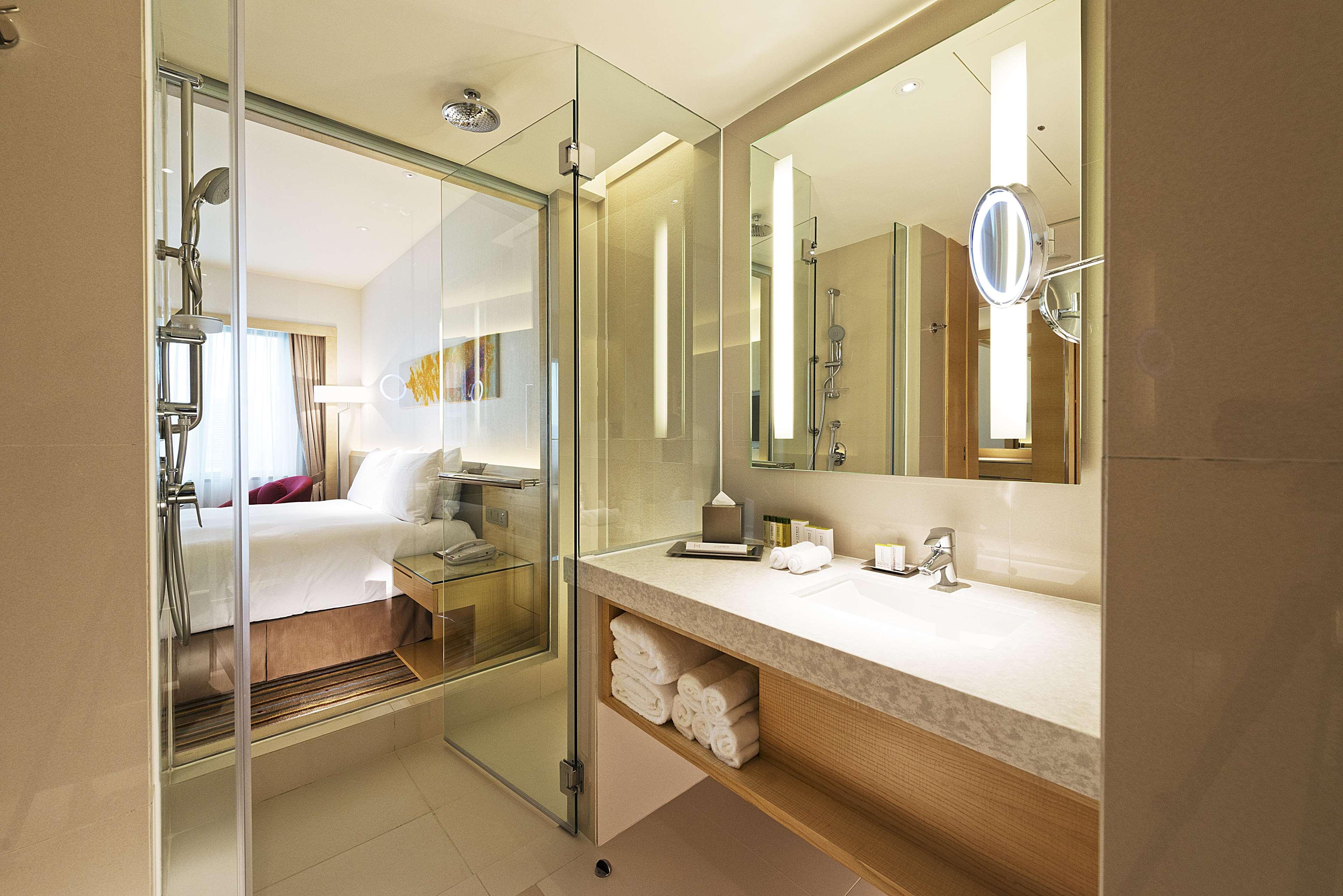 Double Deluxe King Bed