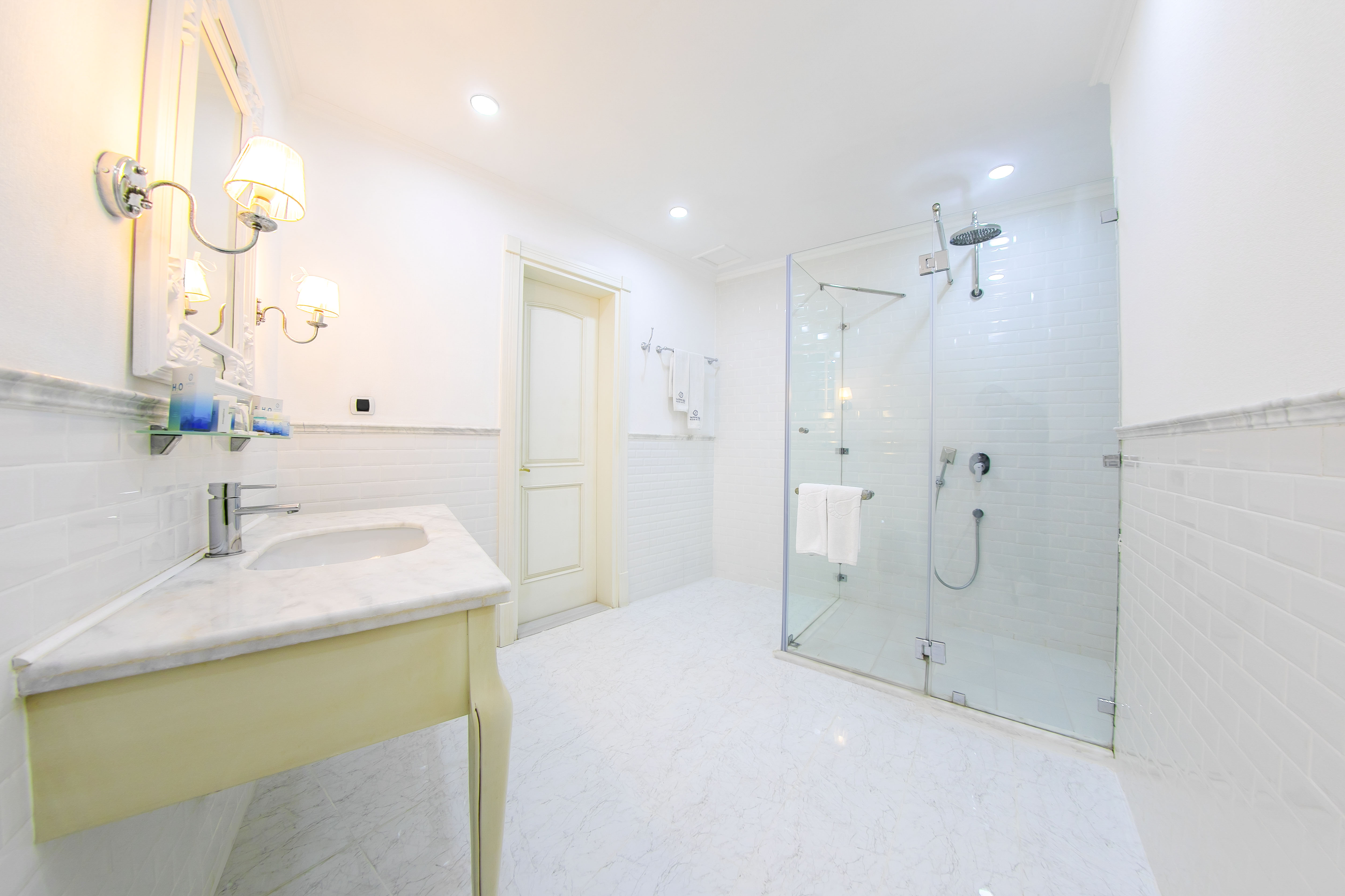 Double Single Executive