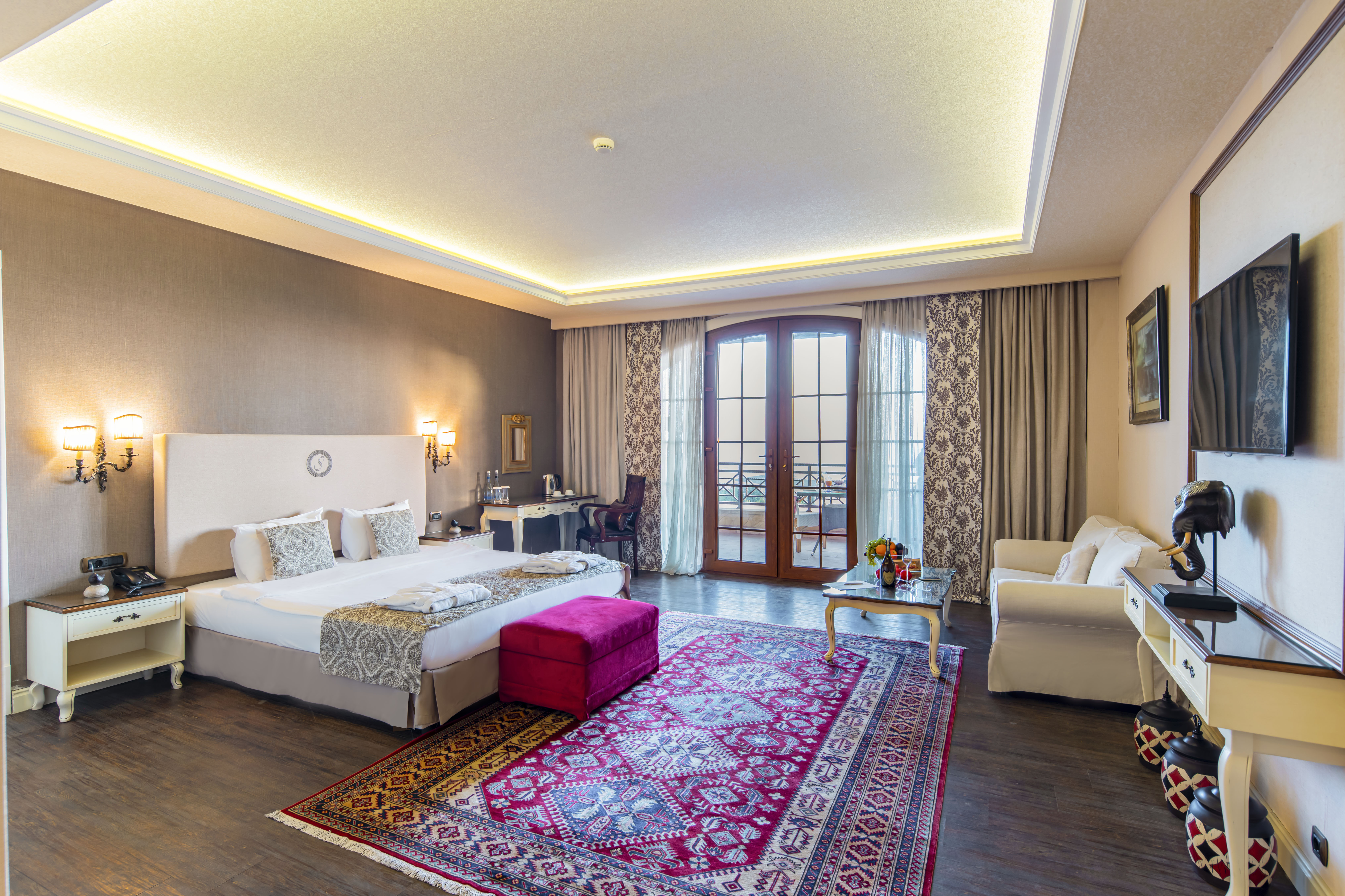 Double Single Executive