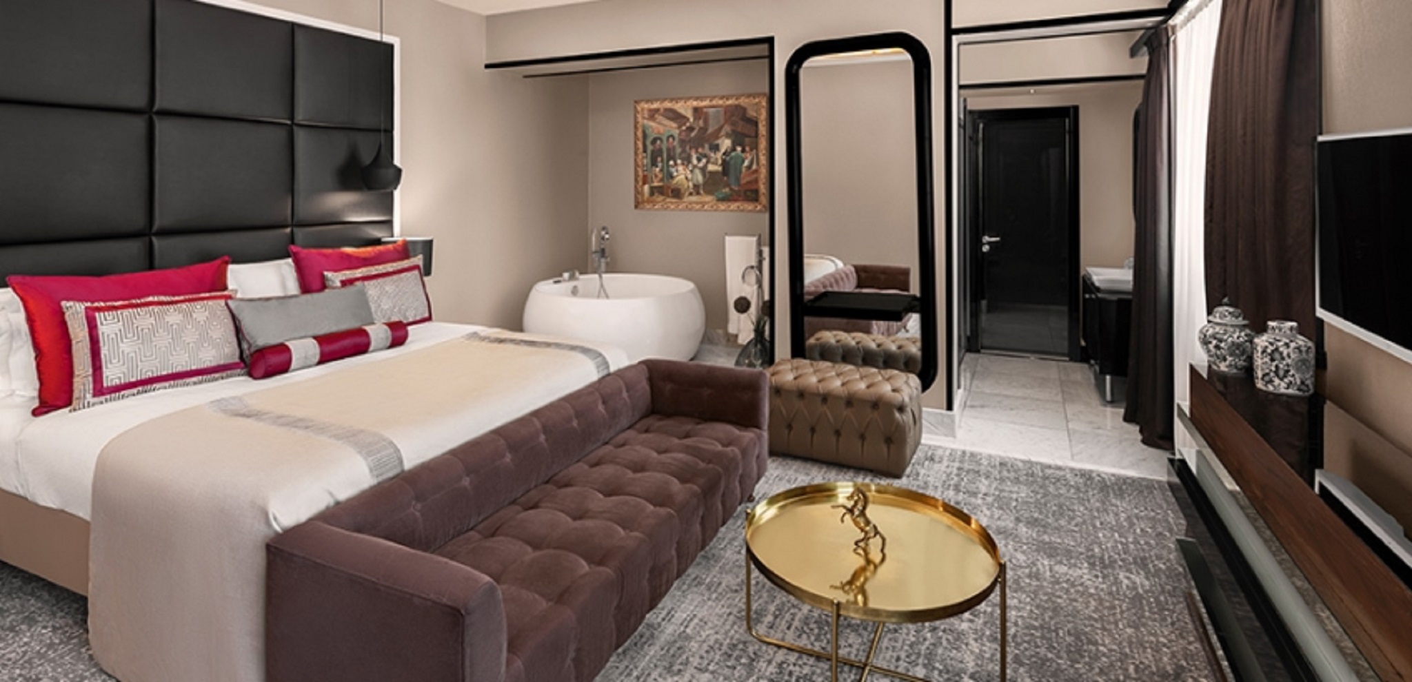 Double King Bed with Jacuzzi