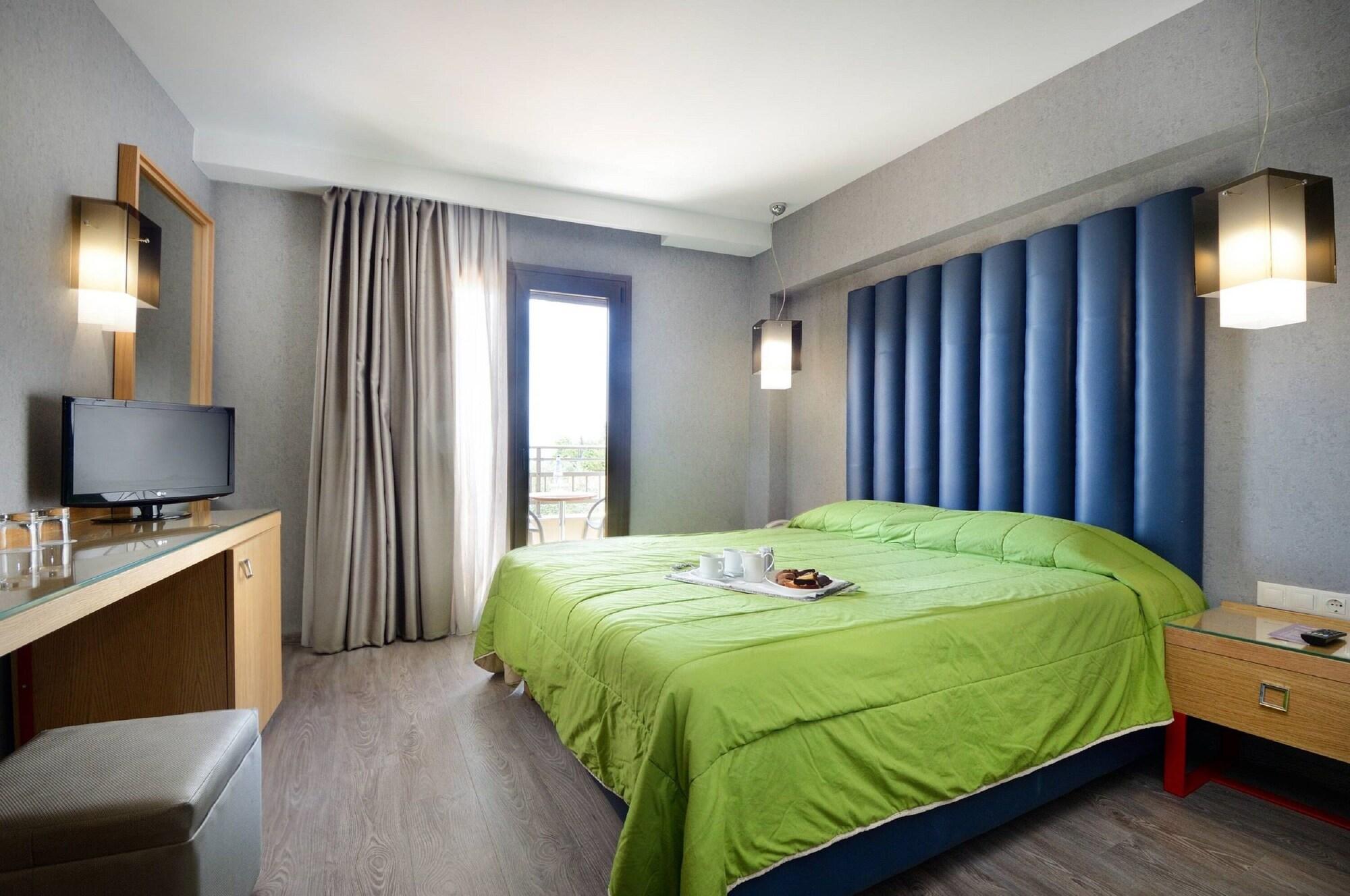 Family Room Land View