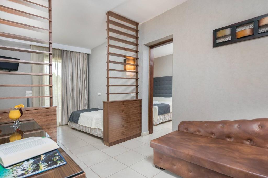 Family Room Land View