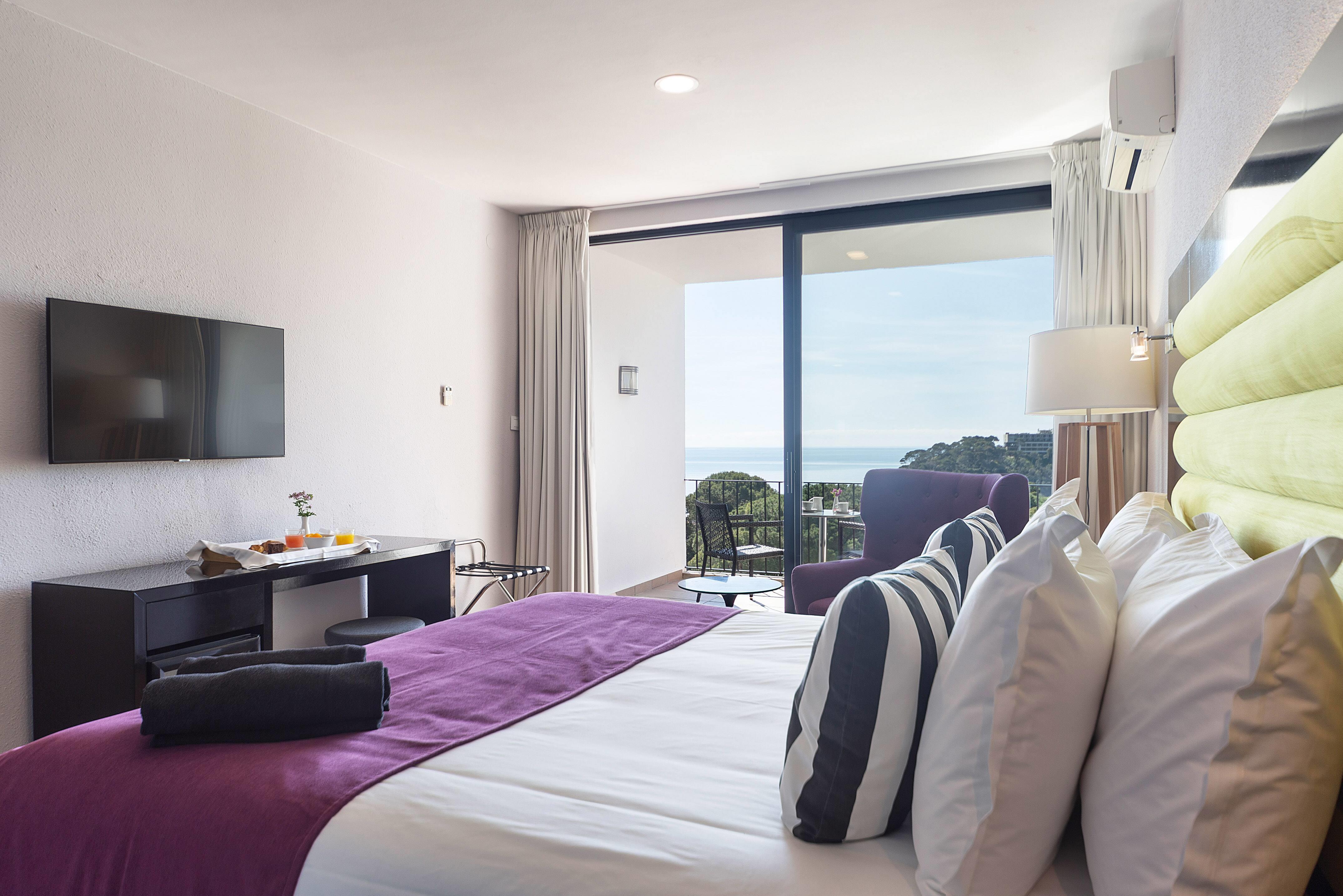 Double or Twin Sea View with Terrace