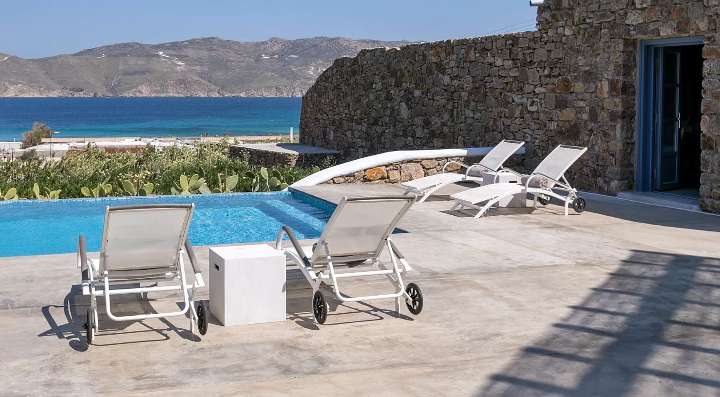 Villa Four Bedrooms with Private Pool