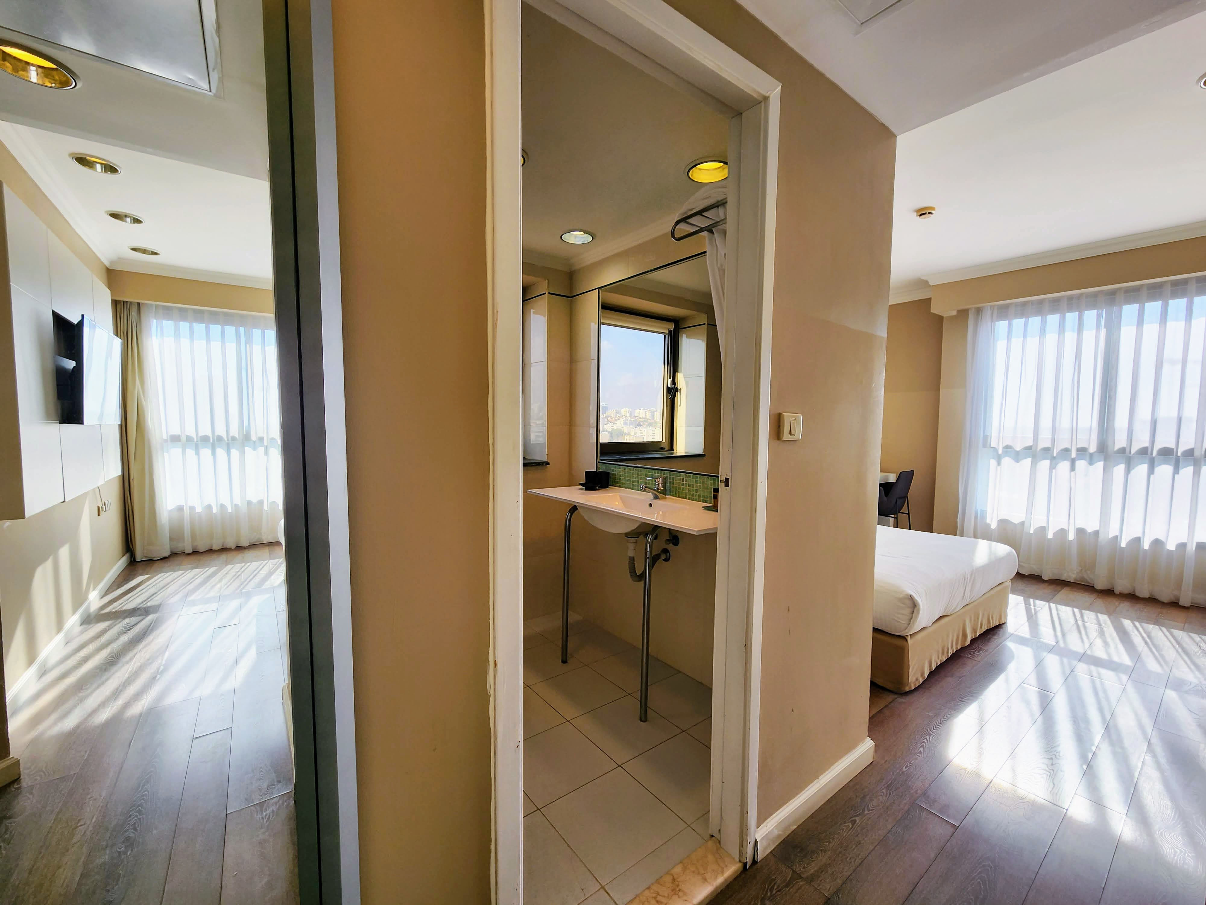 Single Deluxe One Bed