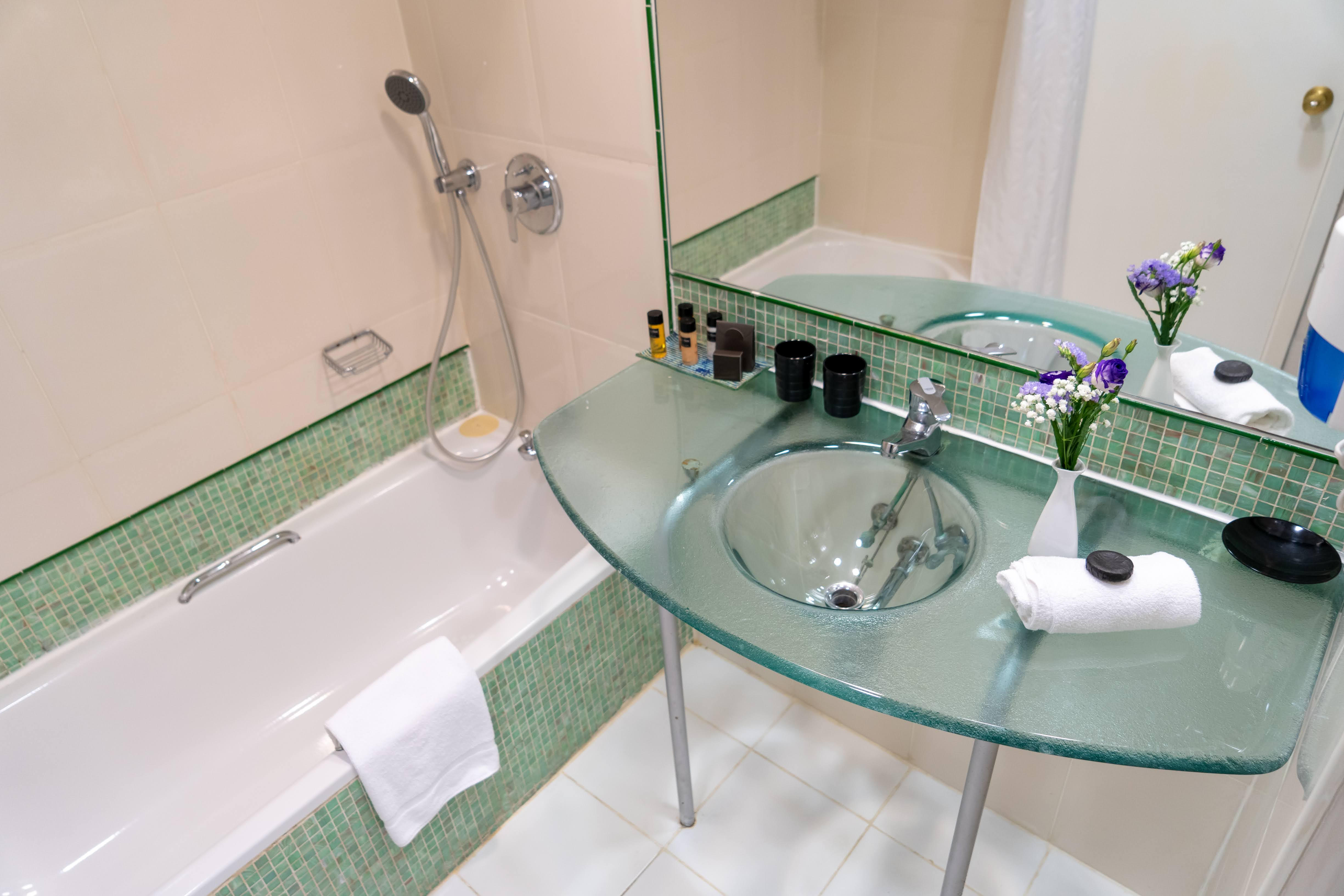 Single Deluxe One Bed