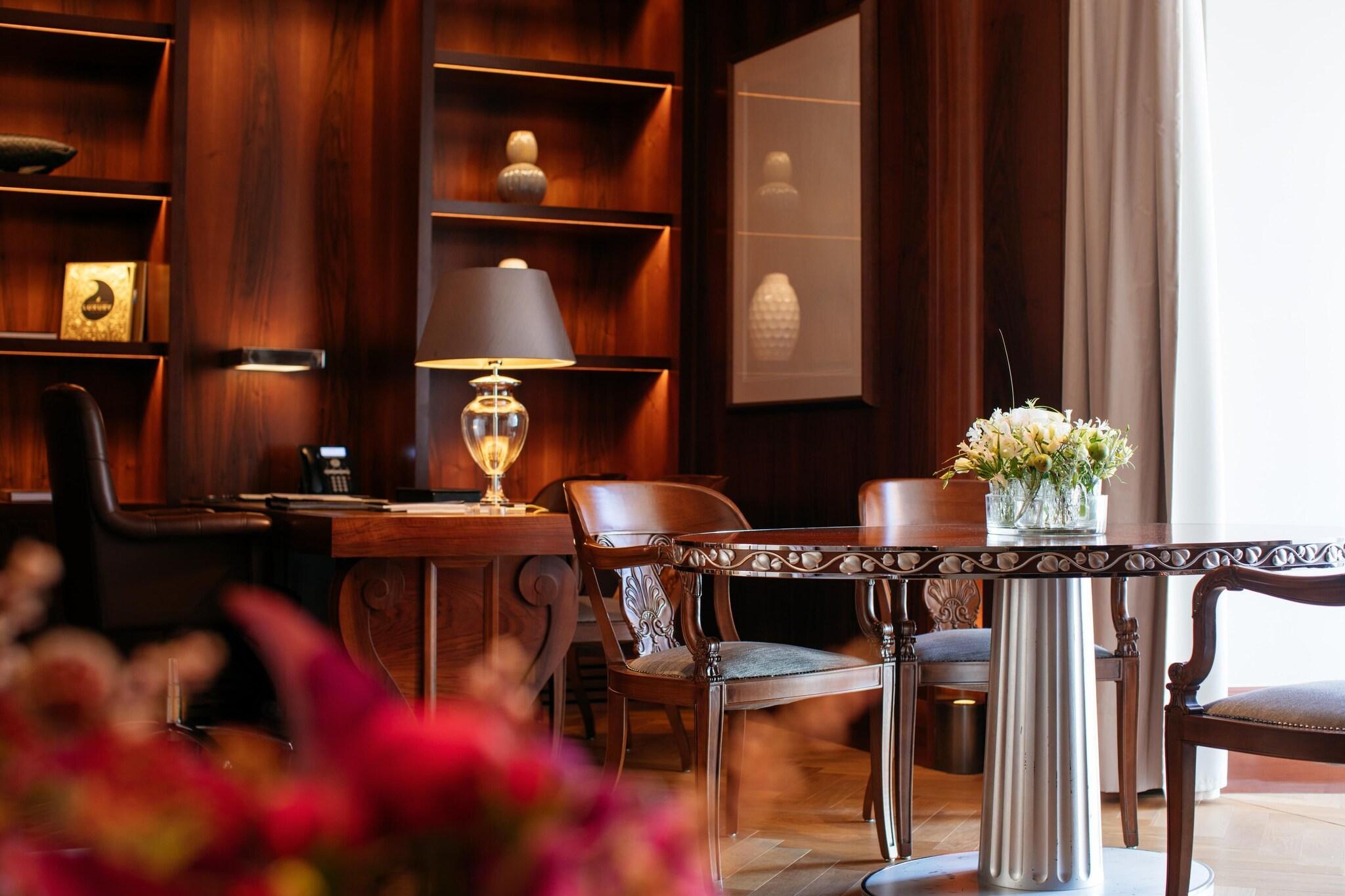 Twin Deluxe Two Beds