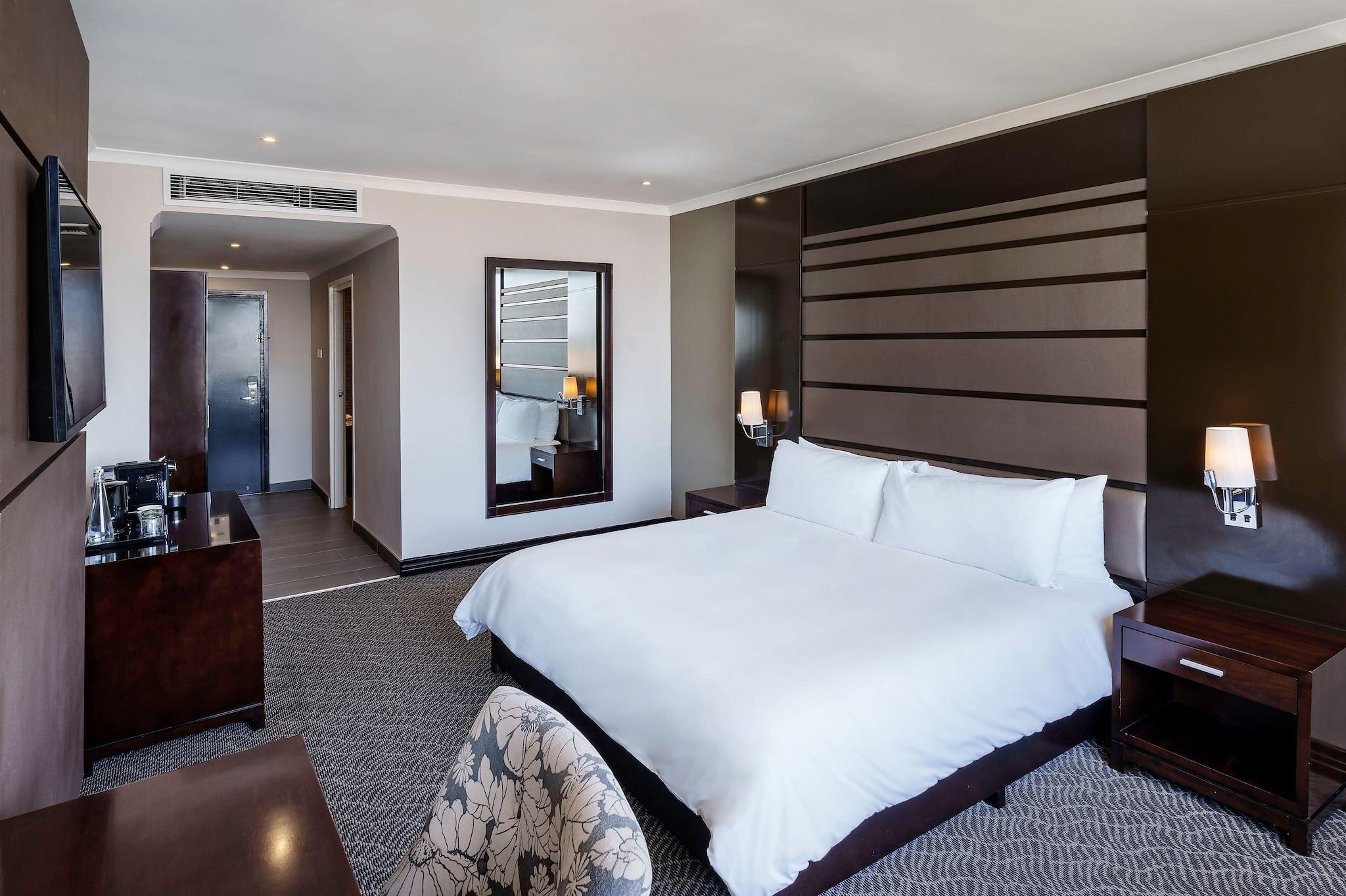 Double King Bed Smoking