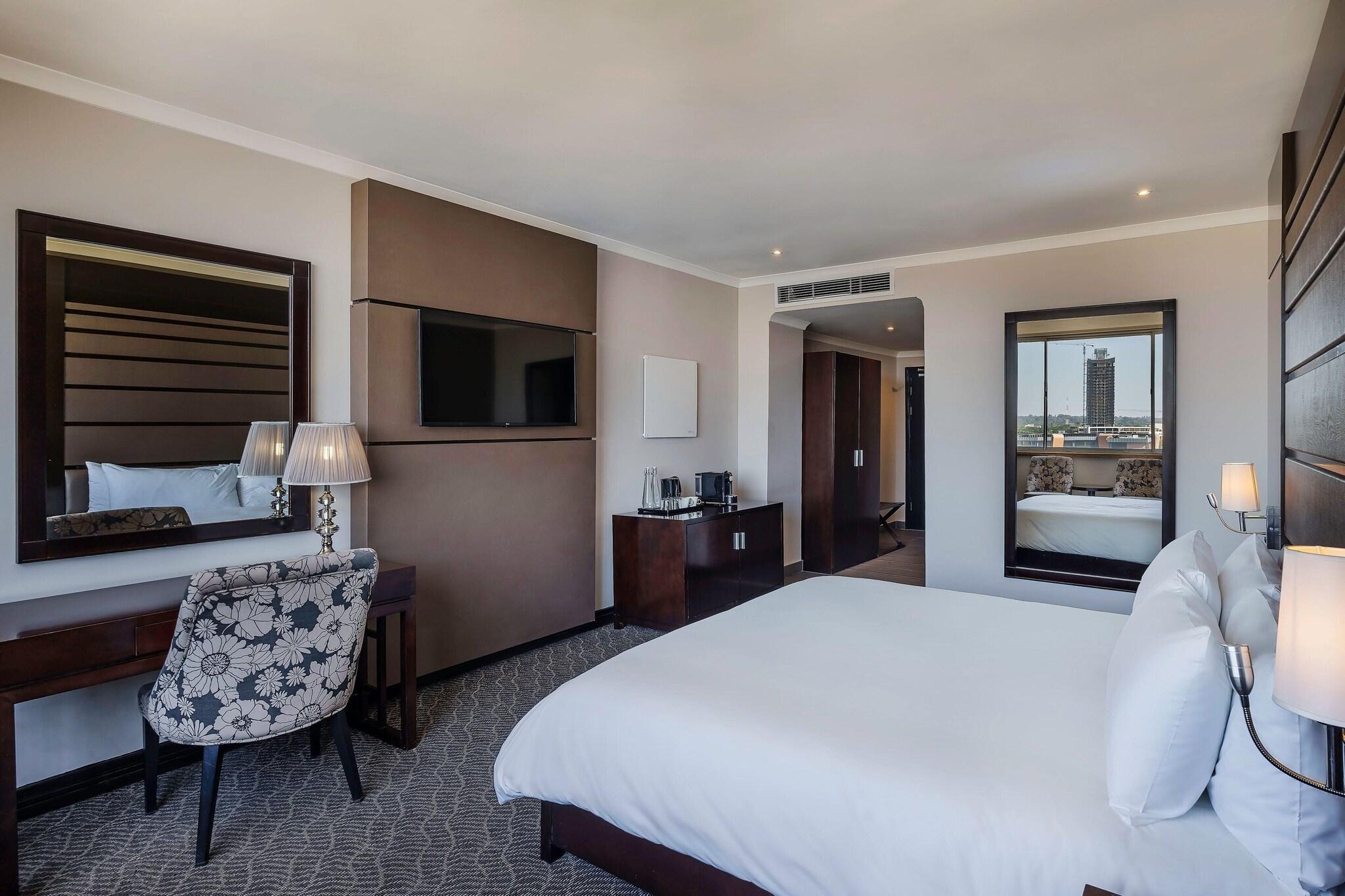 Double King Bed Smoking